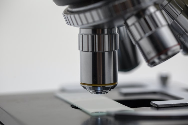 Microscope used by scientists in the biomedical field to discover a COVID-19 vaccine.