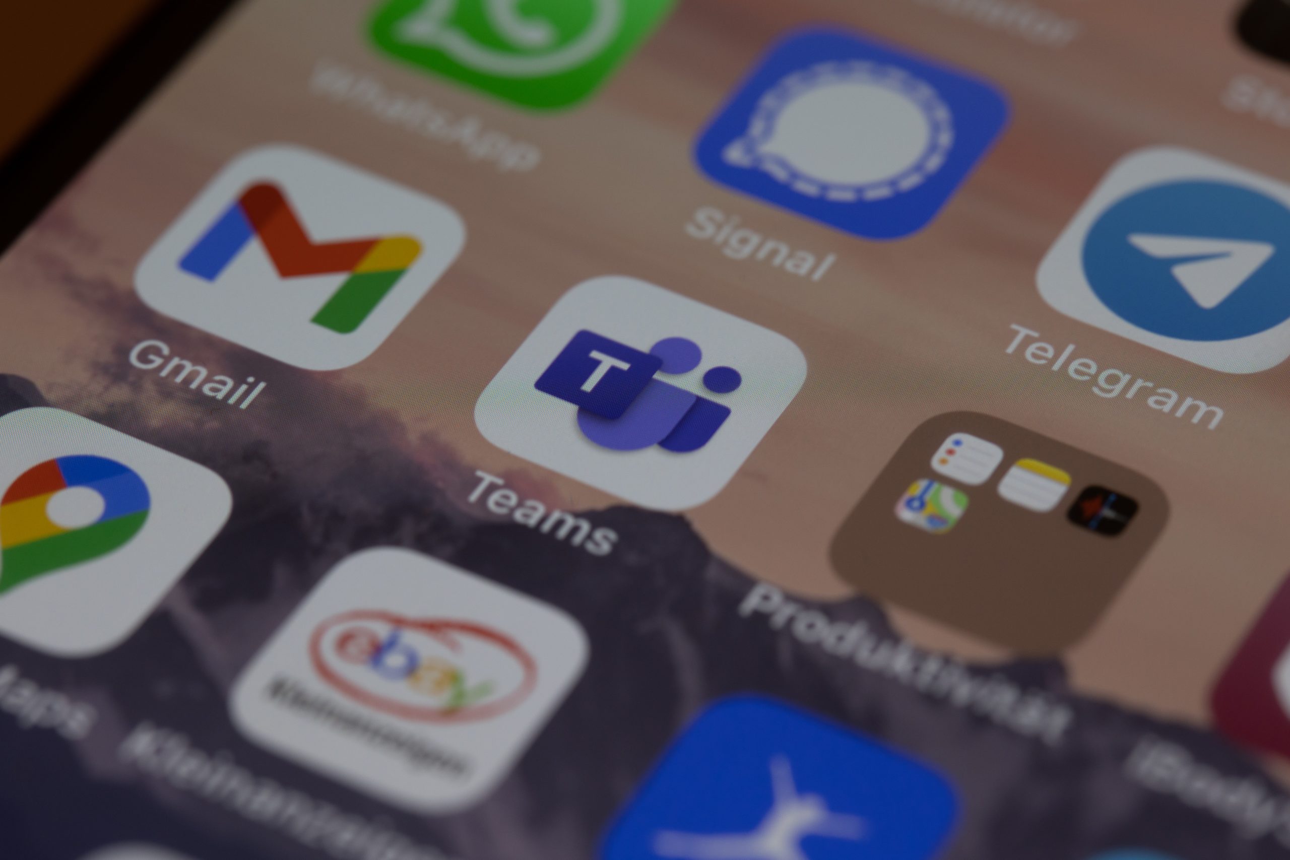 Cell phone screen with Signal messenger app visible