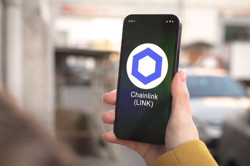 Chainlink cryptocurrency symbol, LINK logo. Business and financial concept.