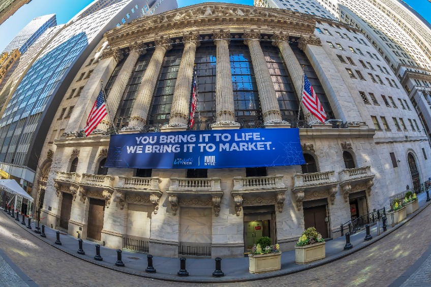 Facade of the New York Stock Exchange on Wall Street, Manhattan