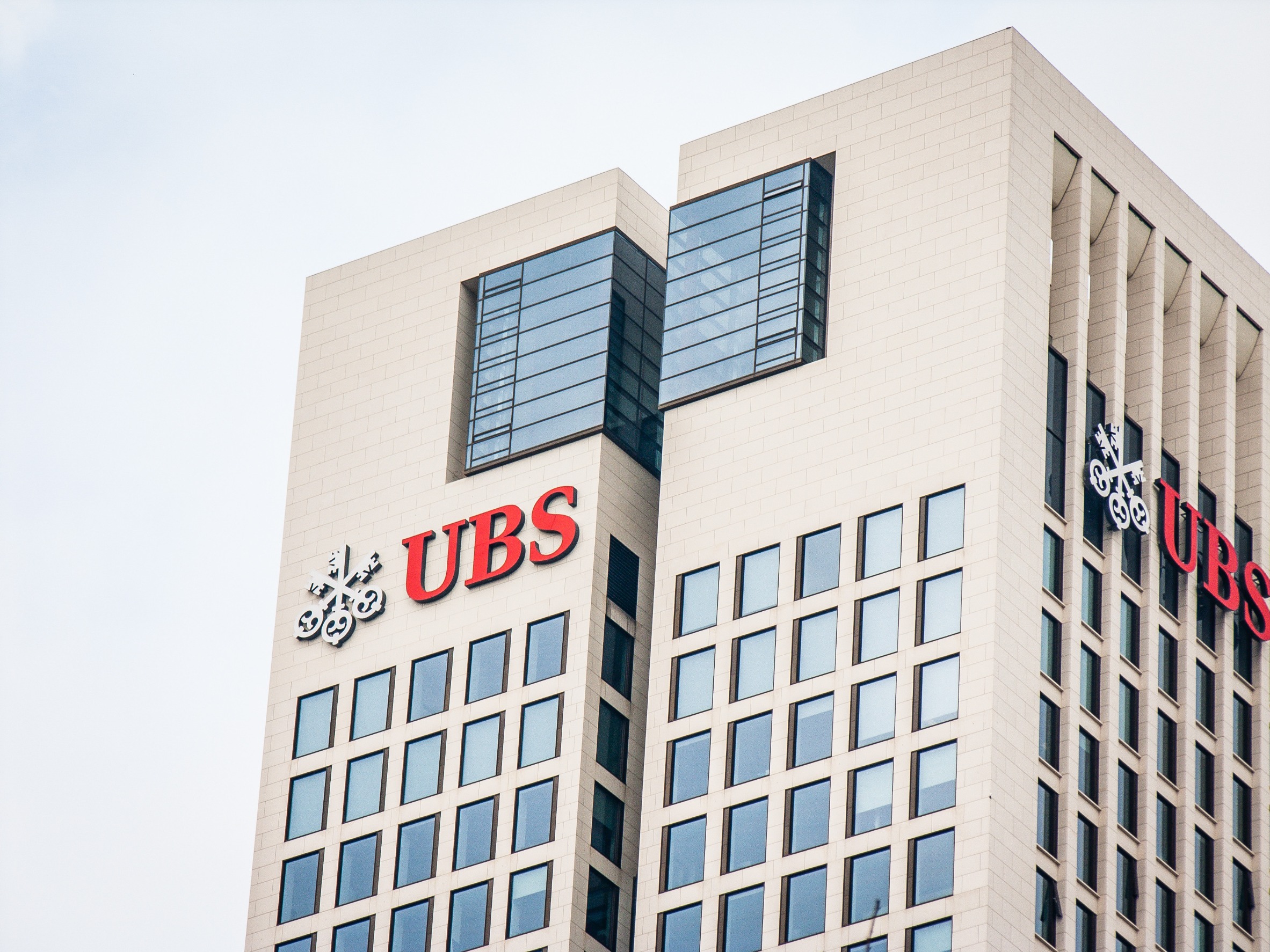 UBS Shares Gain 1.3% Despite $785M Loss, Here's Why