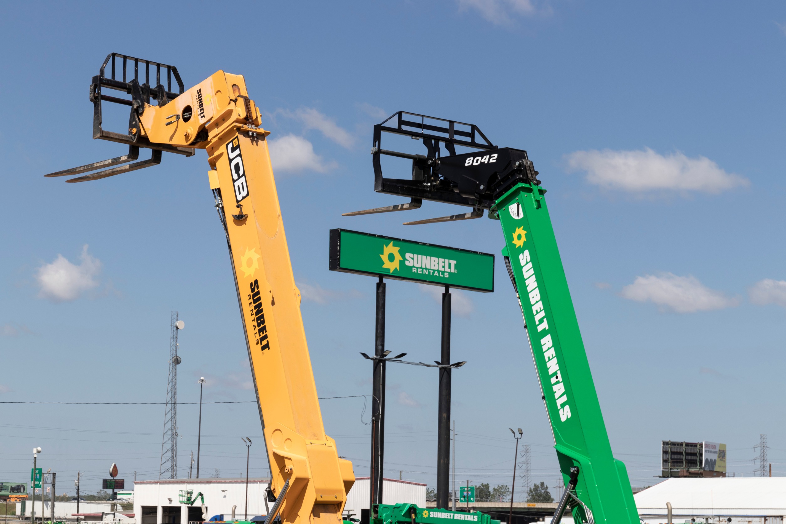 Ashtead Group Earnings: 16% Revenue Jump to $5.57B