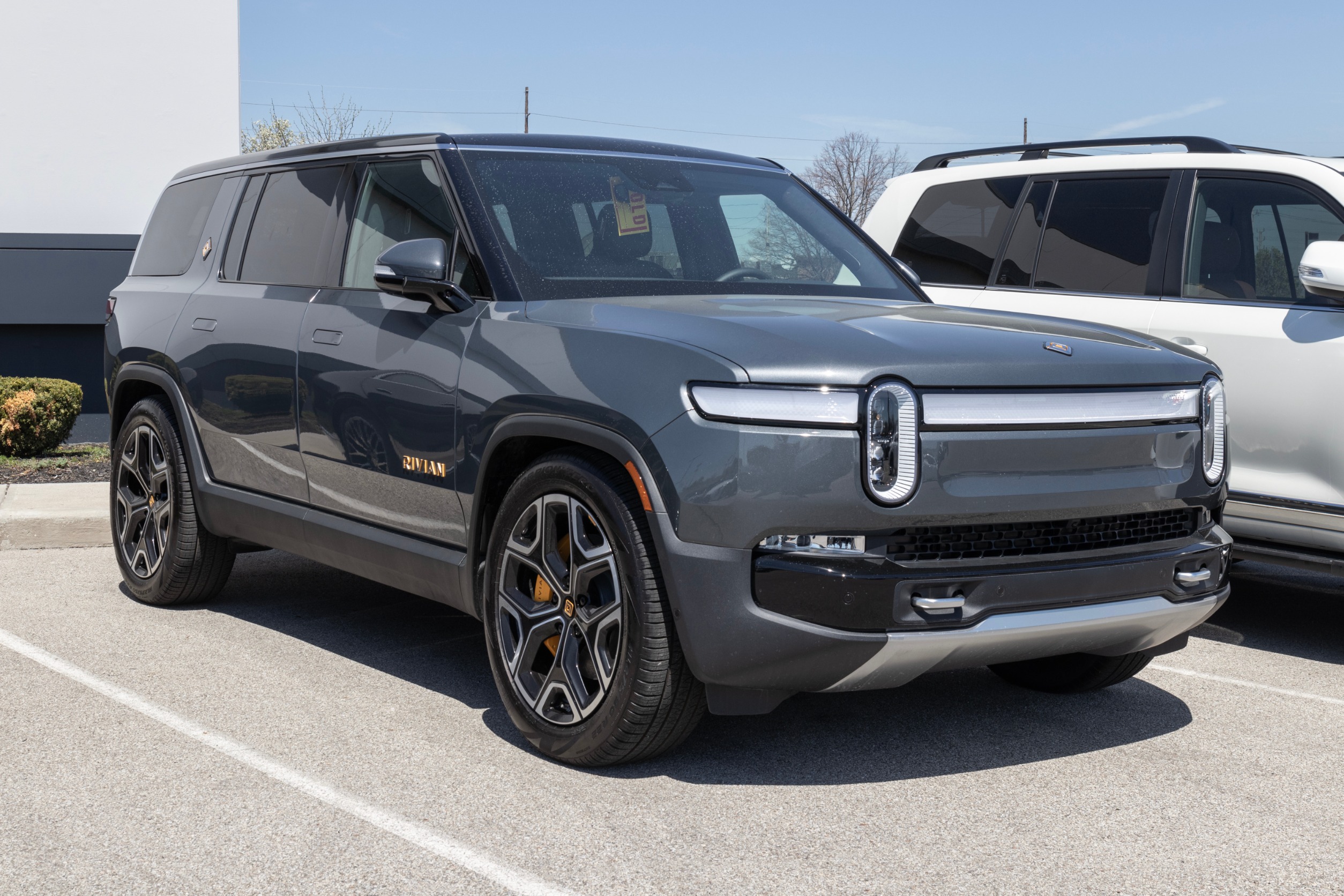 Rivian Pops 6% in Premarket on Positive Q3 Report and Optimistic Guidance