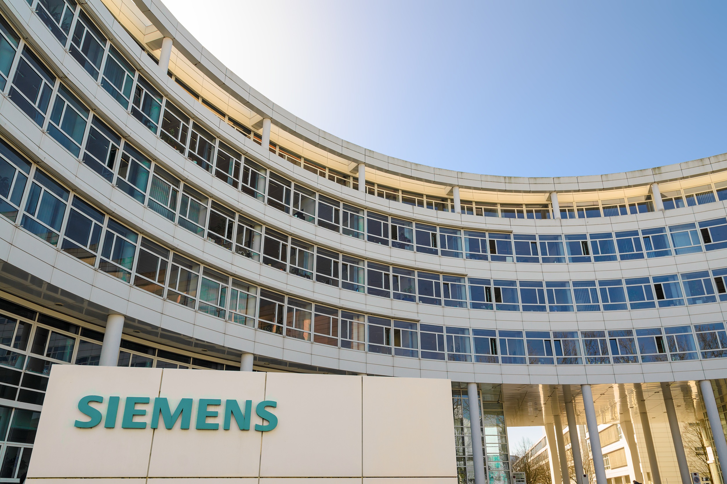 Earnings Review: Siemens AG Reports Record Profit, Keeps Outlook Cautious