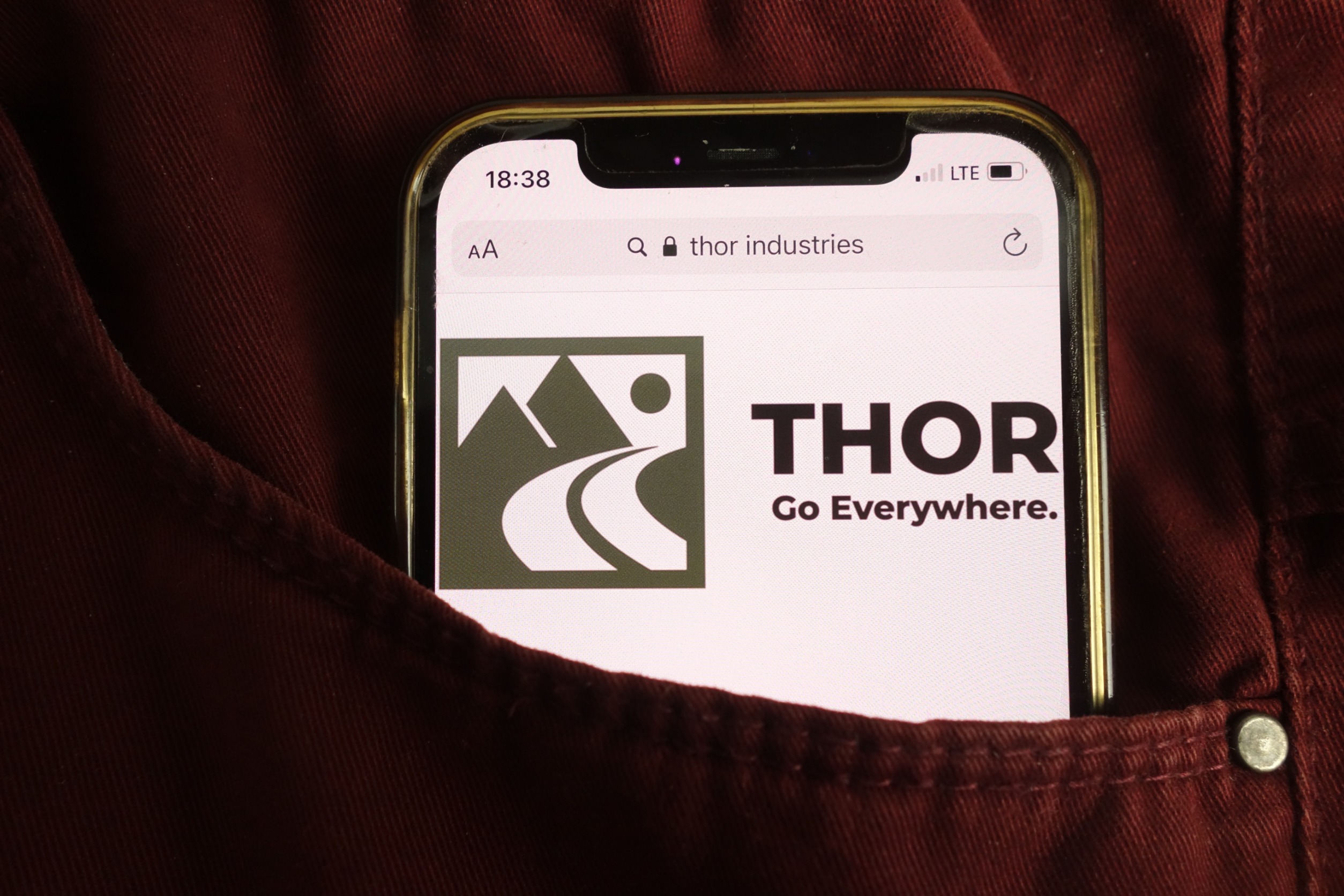 THOR Industries Beats EPS Forecast with $0.99, Despite a 19.6% Sales Drop in Q1 Fiscal 2024