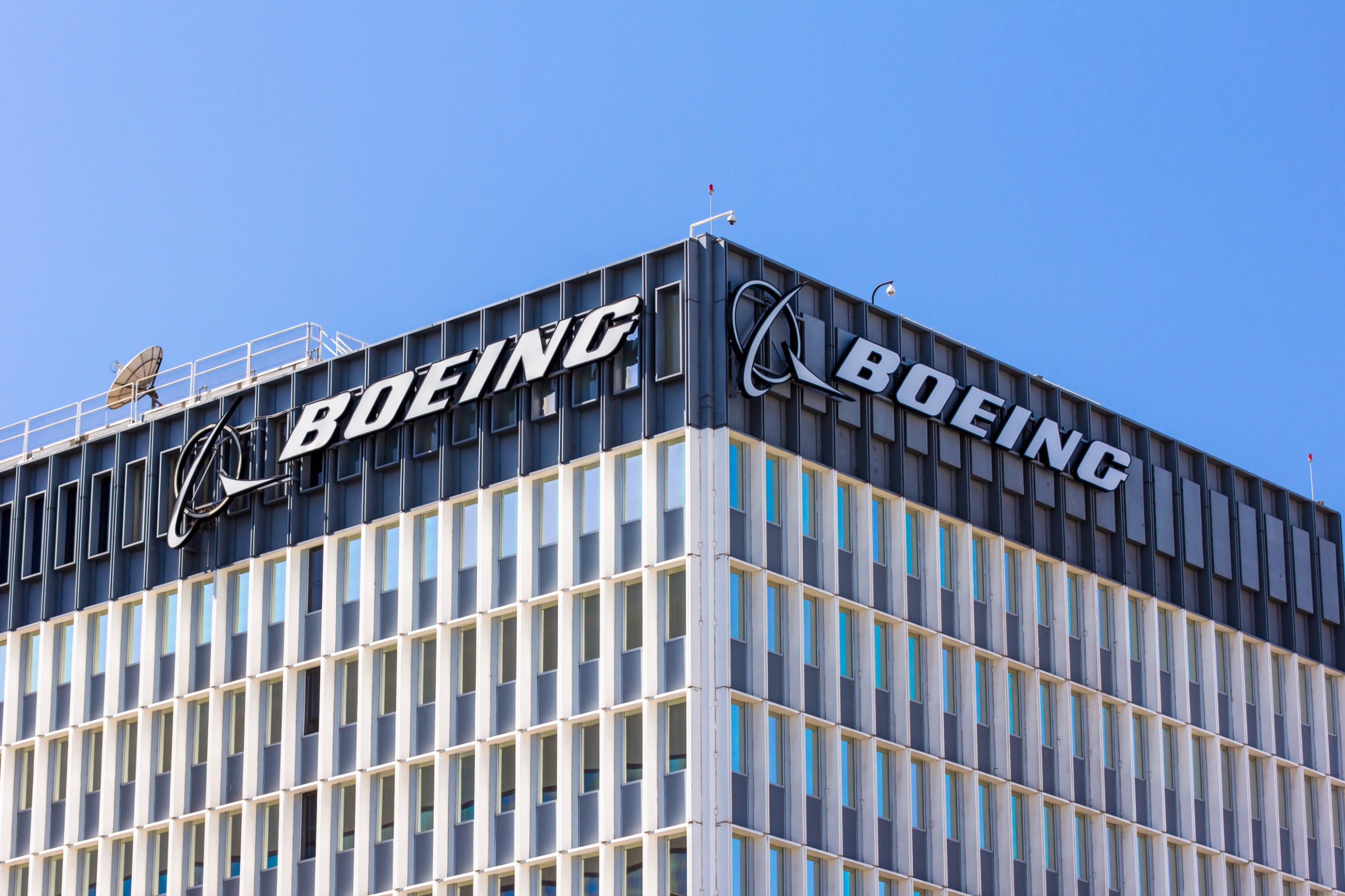 Lufthansa to Buy Up to 100 Boeing Jets, Stock Continues to Take Off in 2023