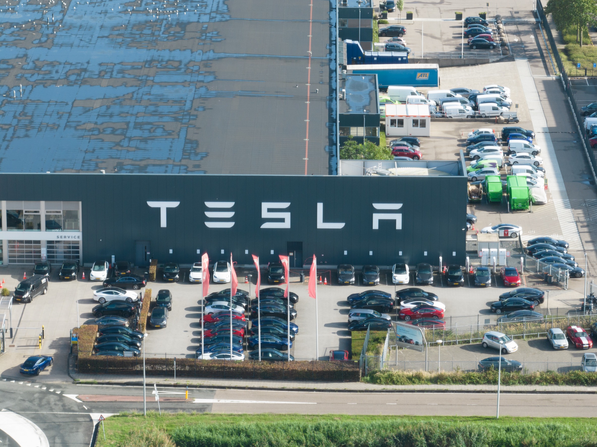 Tesla Shares Open Higher After Positive California Sales Data