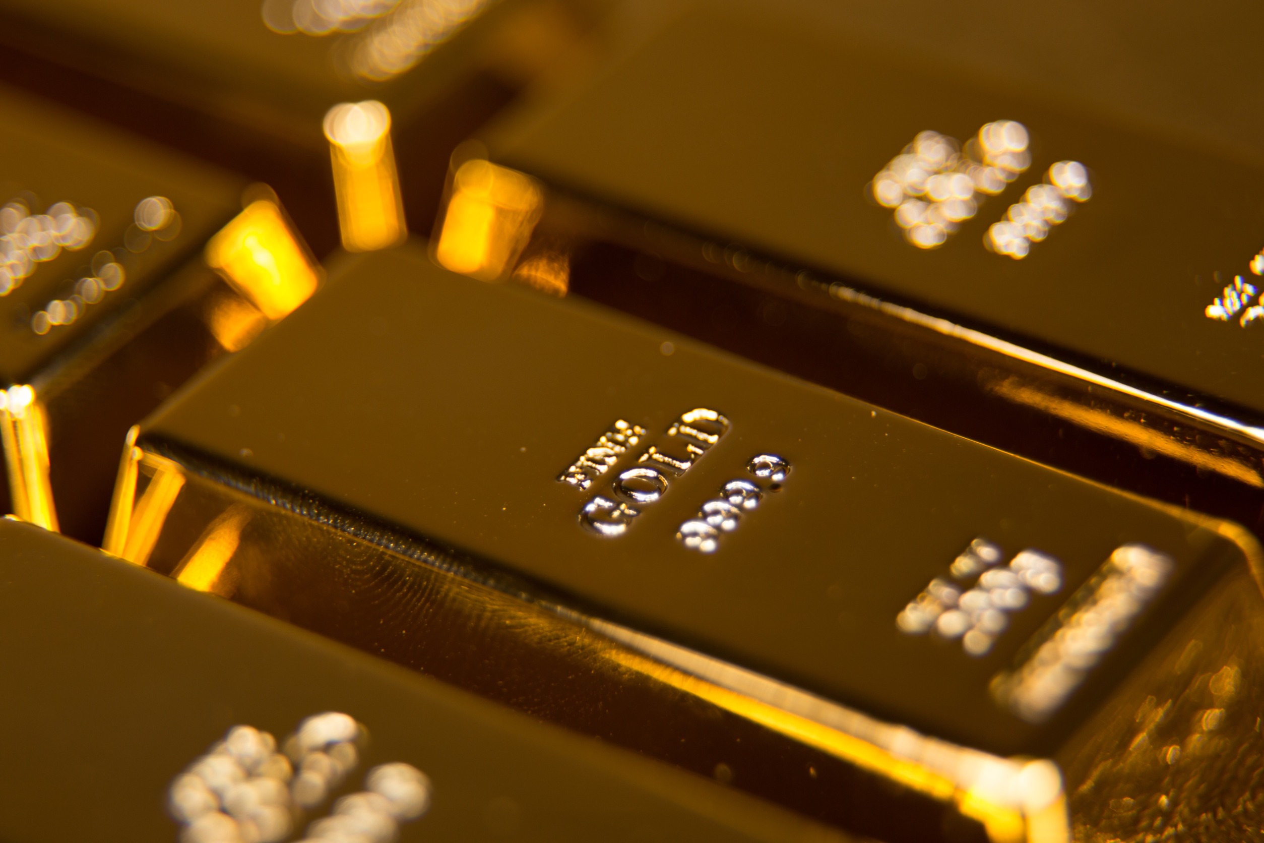 Gold Likely to Fall Below $2,000 this Year: Report