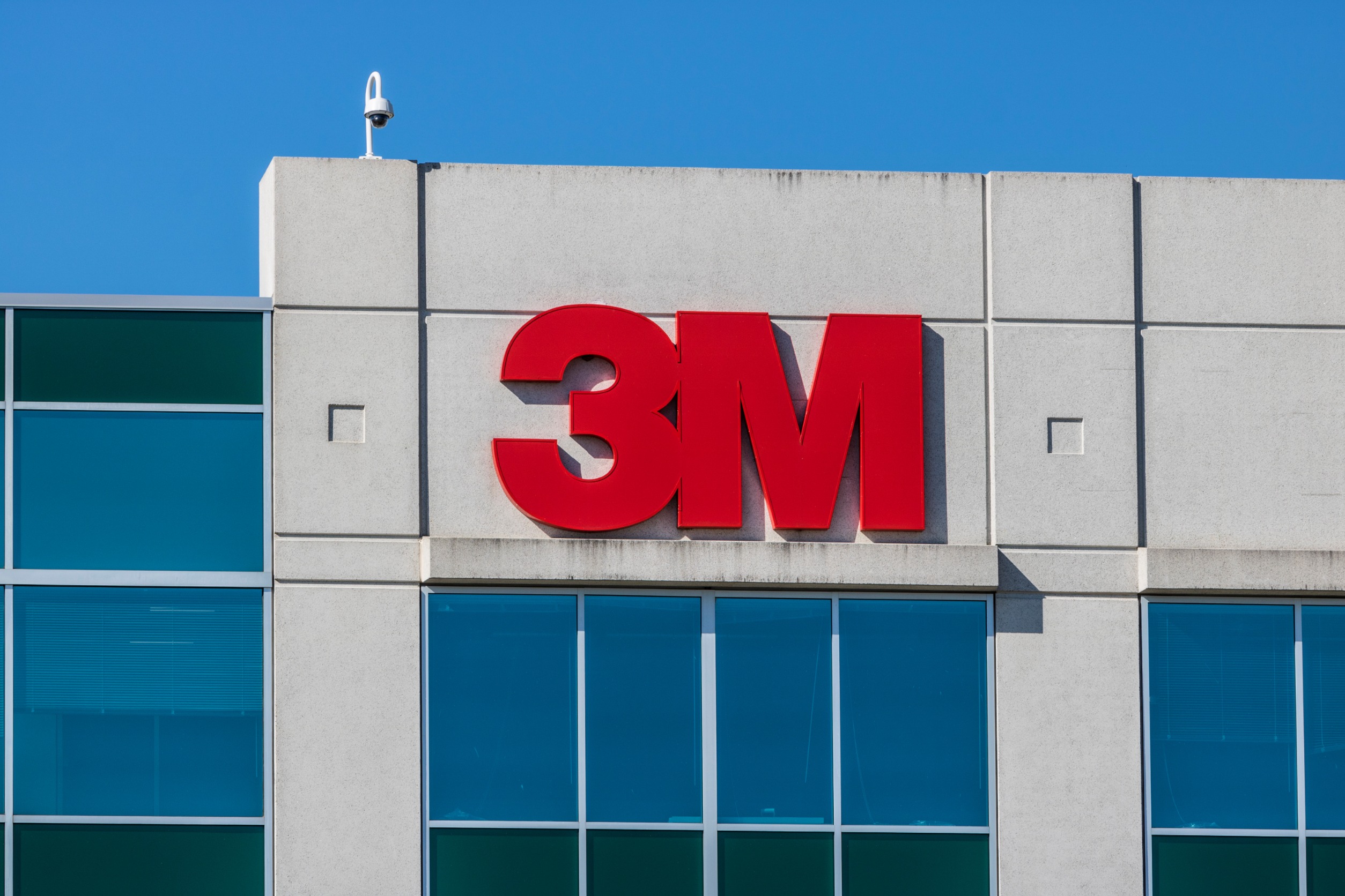 3M's Strong Q4 Performance: EPS Hits $2.31, Outshining Revenue Projections