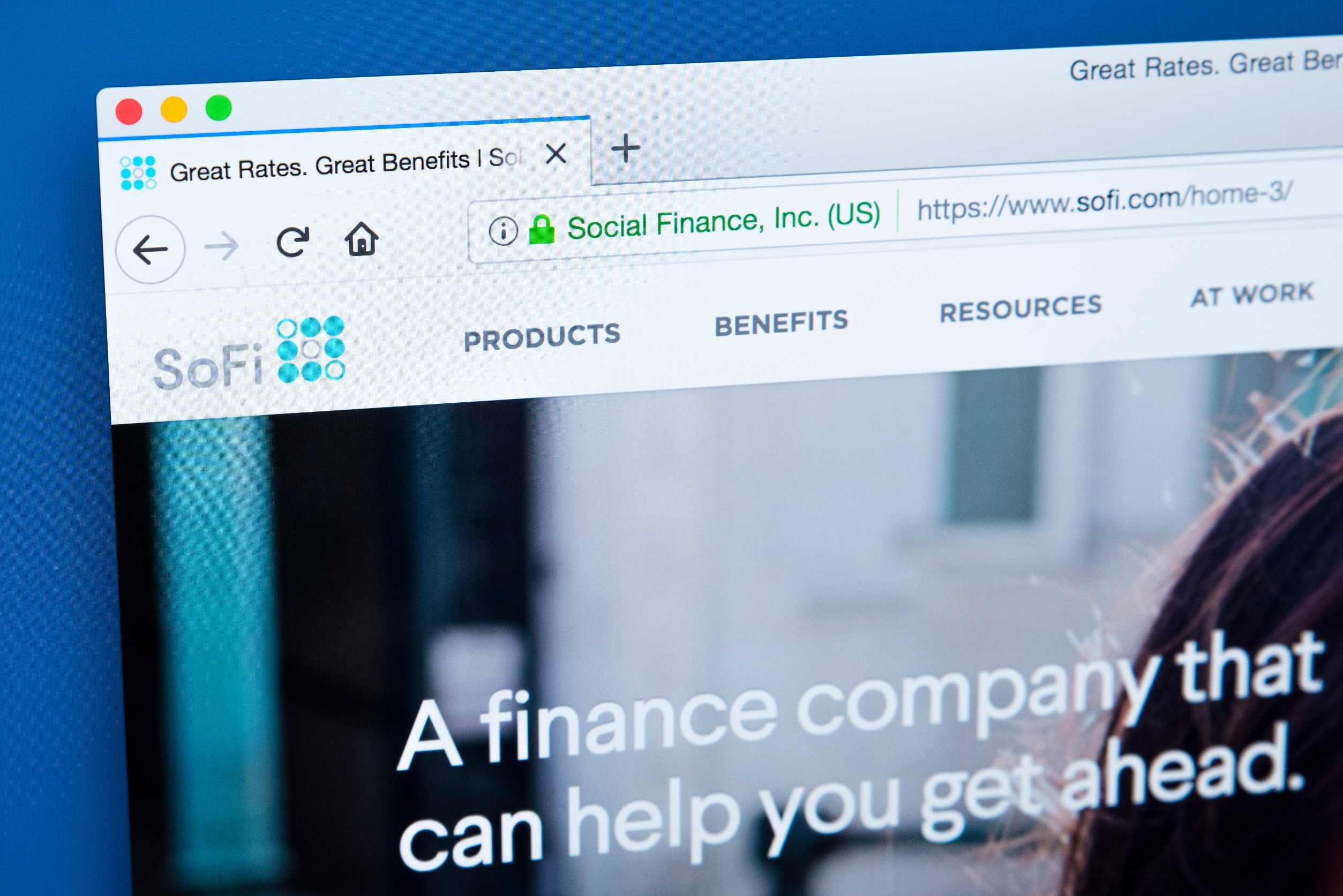 SoFi Technologies (SOFI) Smashes Q4 Expectations with $594.2M in Revenue