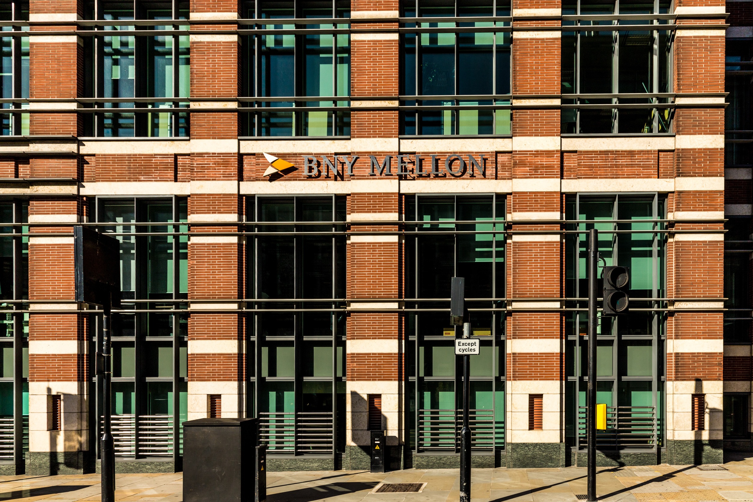 BNY Mellon Exceeds Q2 Expectations with $1.52 EPS and $4.6 B in Revenue