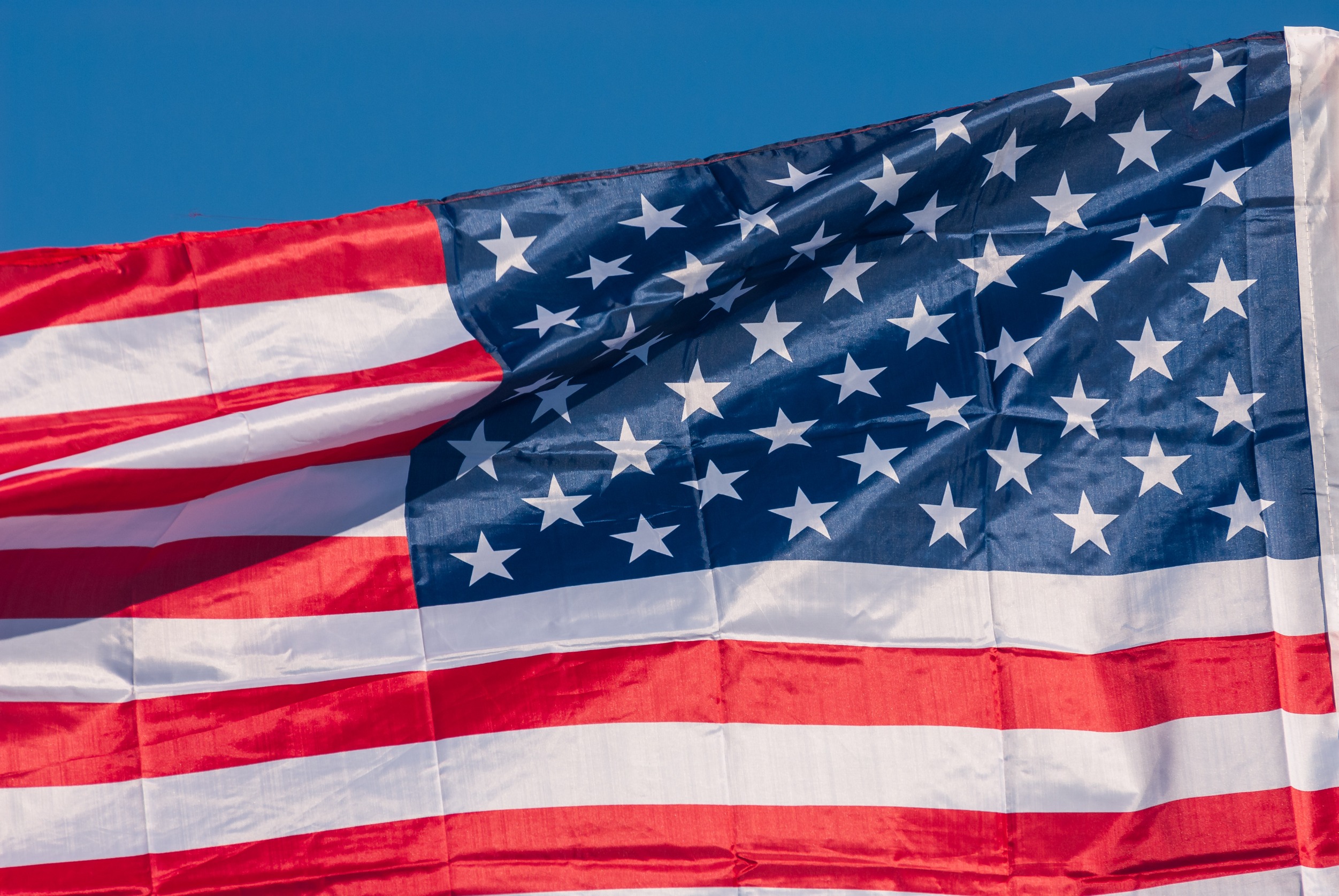 Retail Traders Bullish on US Stocks, Economy: Schwab Survey