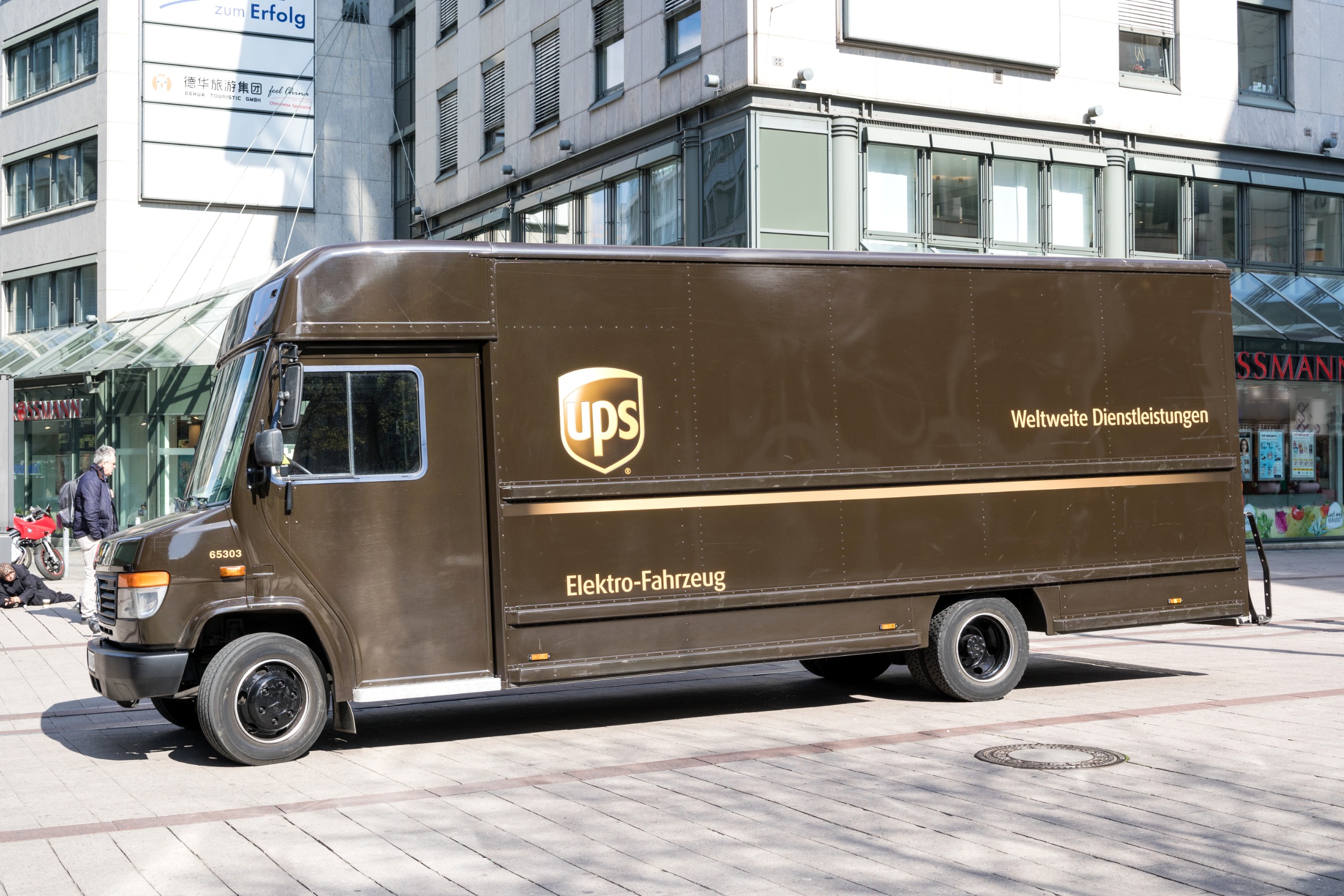 UPS's First-Quarter 2024 Earnings: Resilience Amid Revenue Decline
