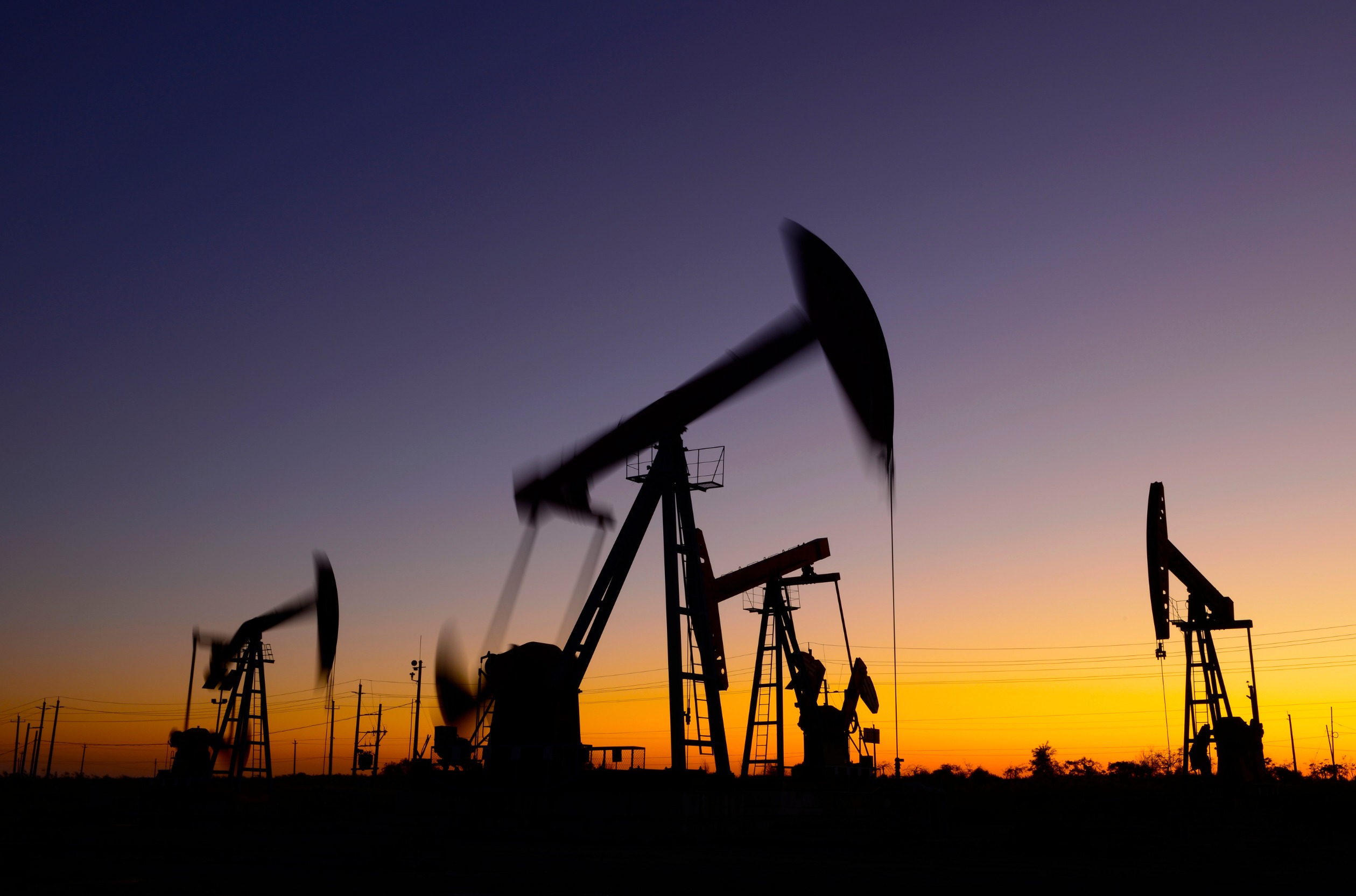 Oil Rebounds, Gaining 6.6% YTD: Investors Eye Fed Meeting and OPEC Reports