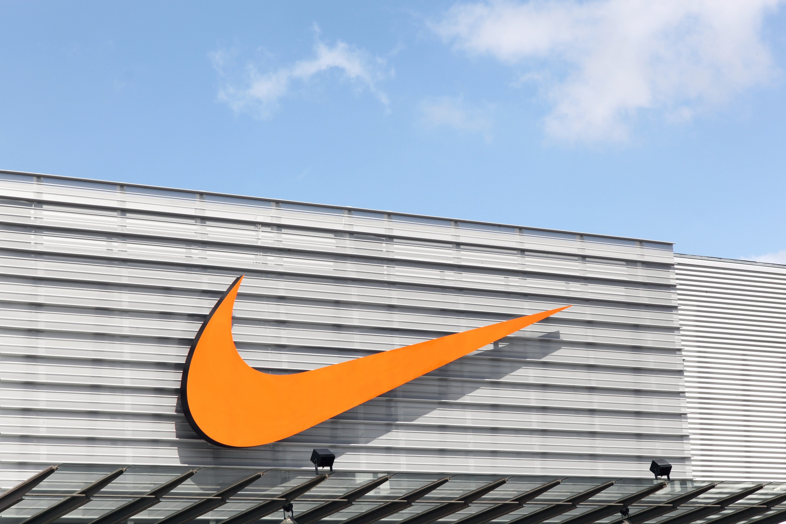 Nike Stumbles as Gloomy Forecast Sends Shares Sprinting Downward