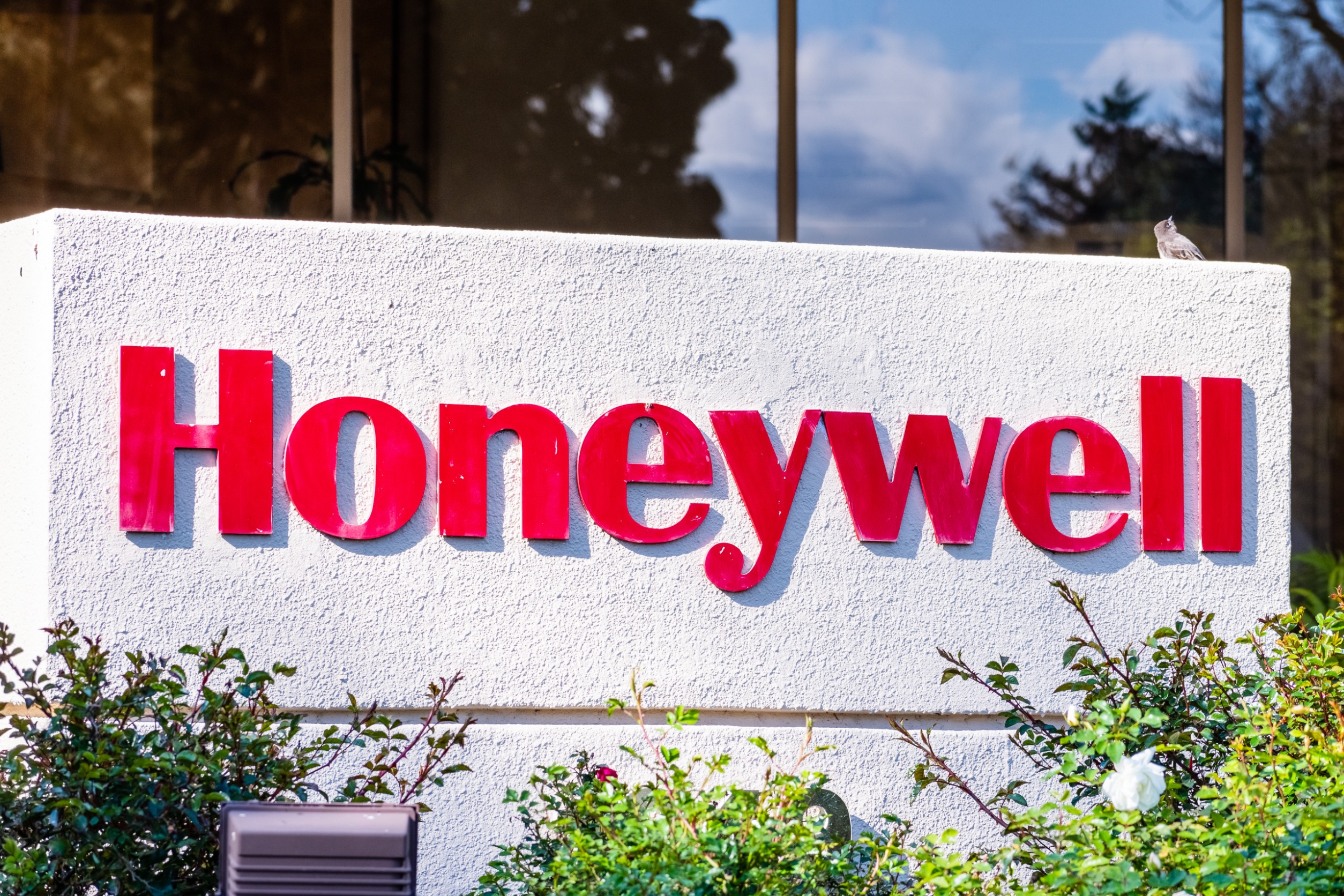 Honeywell Reports Double Beat in Q2 with $2.49 EPS, $9.6 B in Revenue