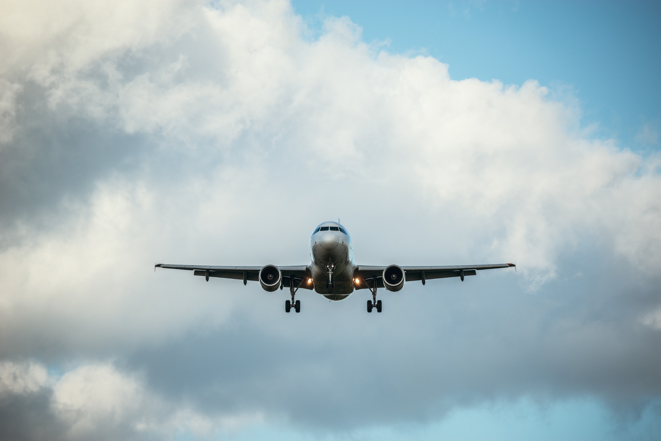 Airline Stocks Face Turbulence After Delta Airlines Posts Weak Q3 Guidance