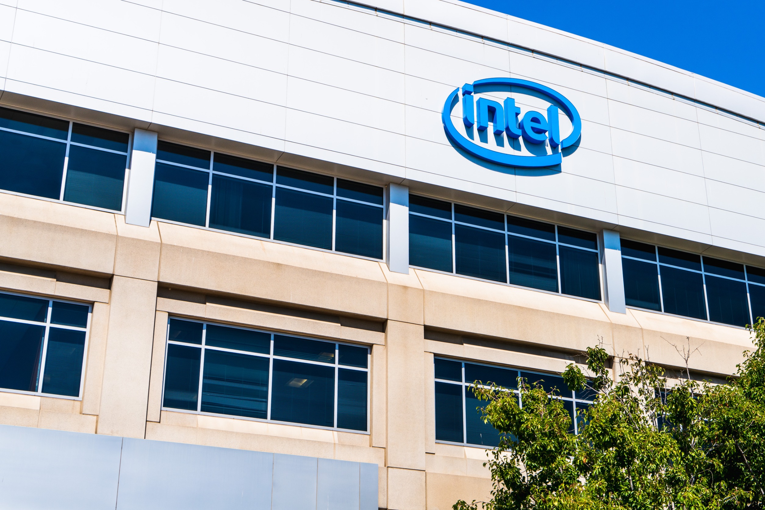 Intel Stock Gains as IBM Cloud Set to Offer its New Cost-Effective AI Chips
