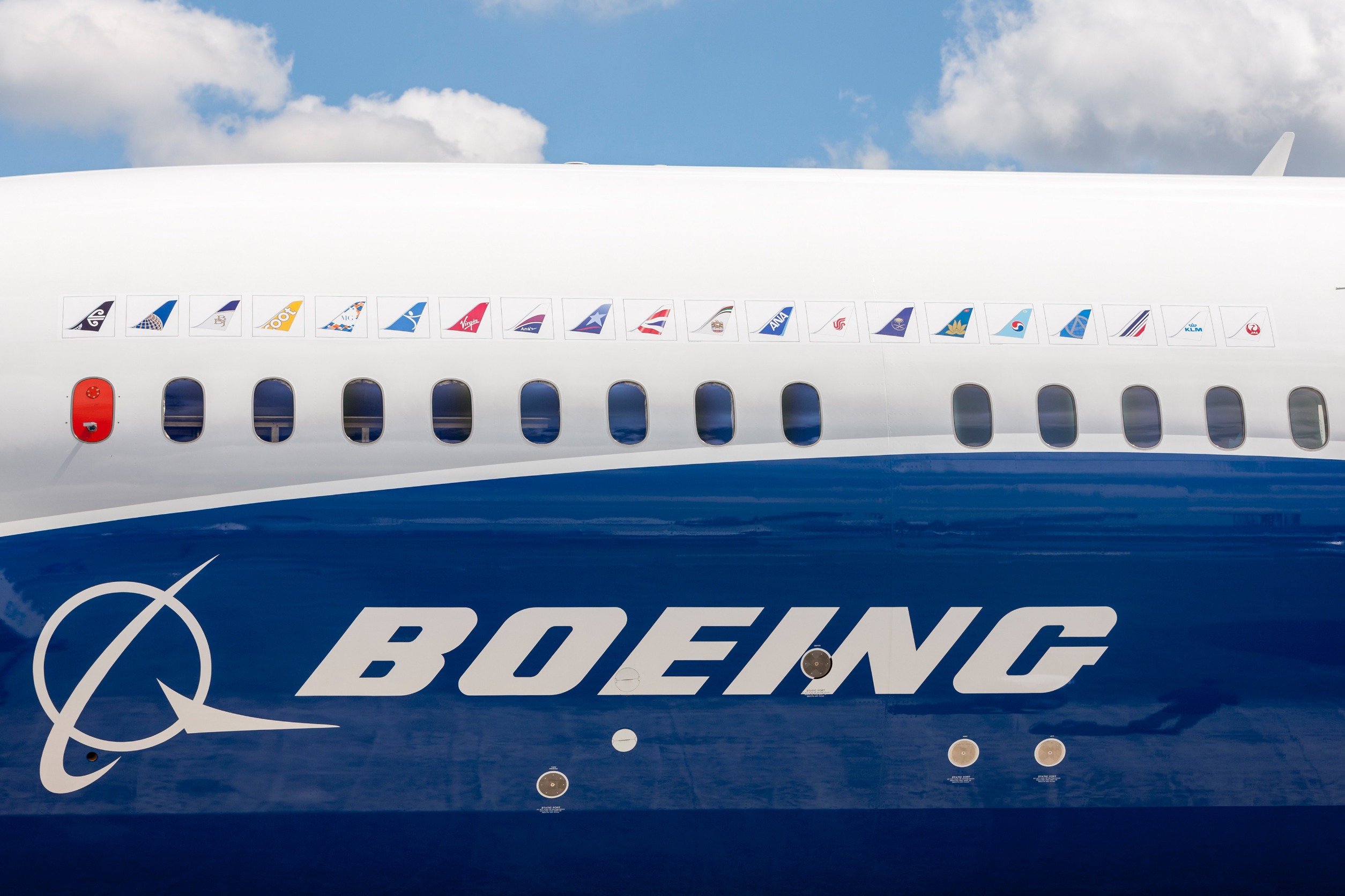 Boeing Faces Production Halt as Over 30k Workers Go on Strike, Stock Tumbles