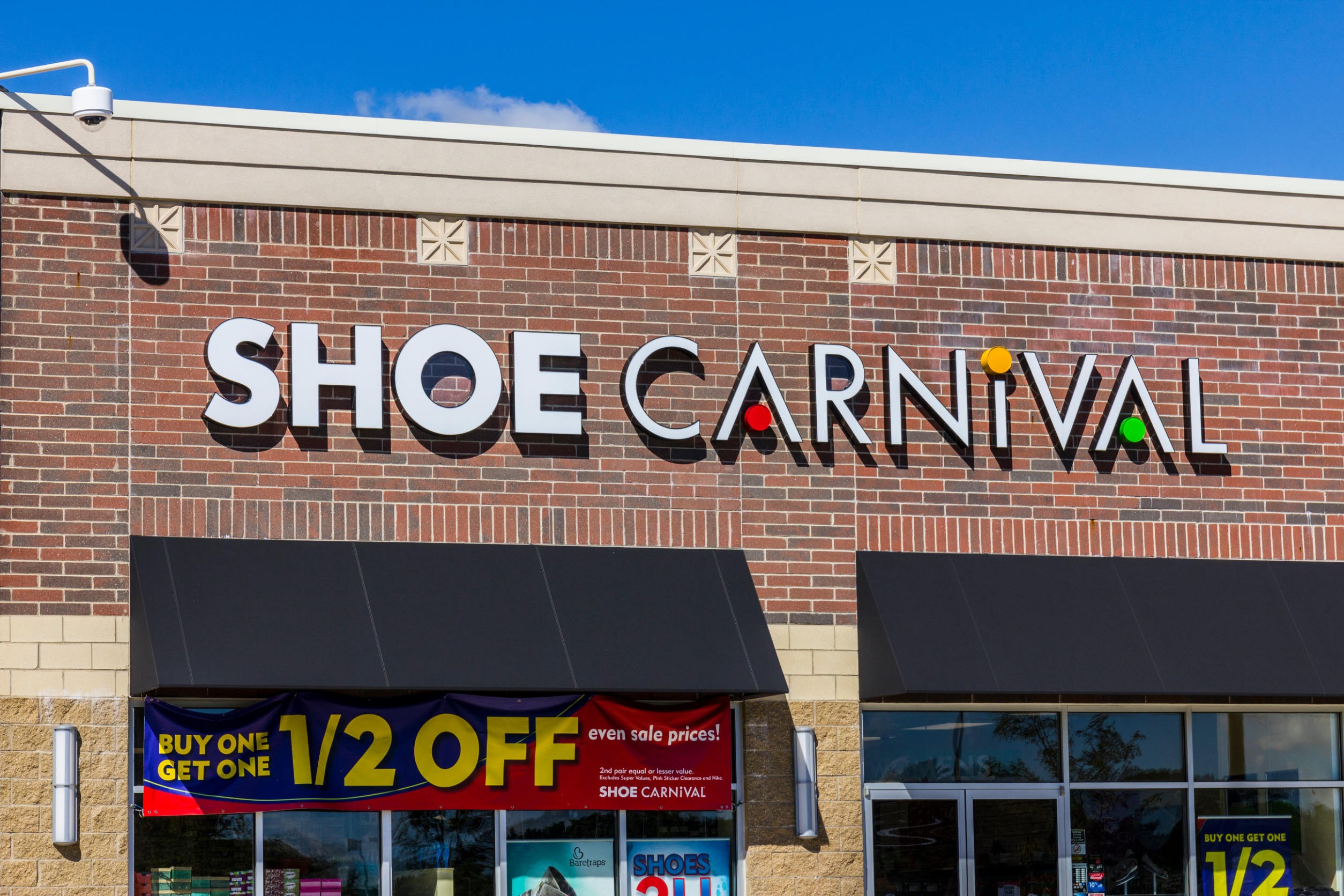 Shoe Carnival Reports Q3 Fiscal 2024: Adjusted EPS at $0.71, Revenue Miss