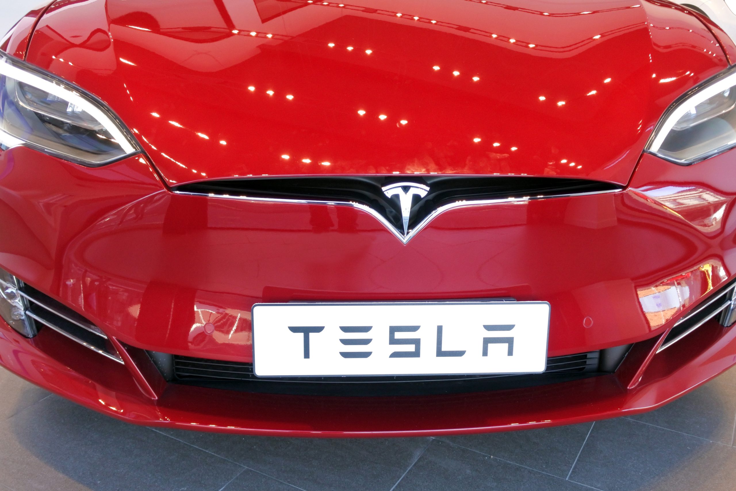 Barclays: Tesla's Narrative-Driven Valuation Is Temporary