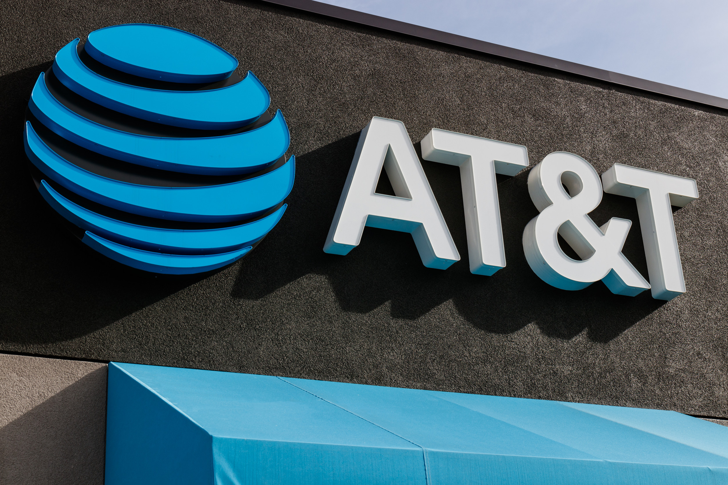 AT&T Beats Expectations with $32.3 Billion Q4 Revenue