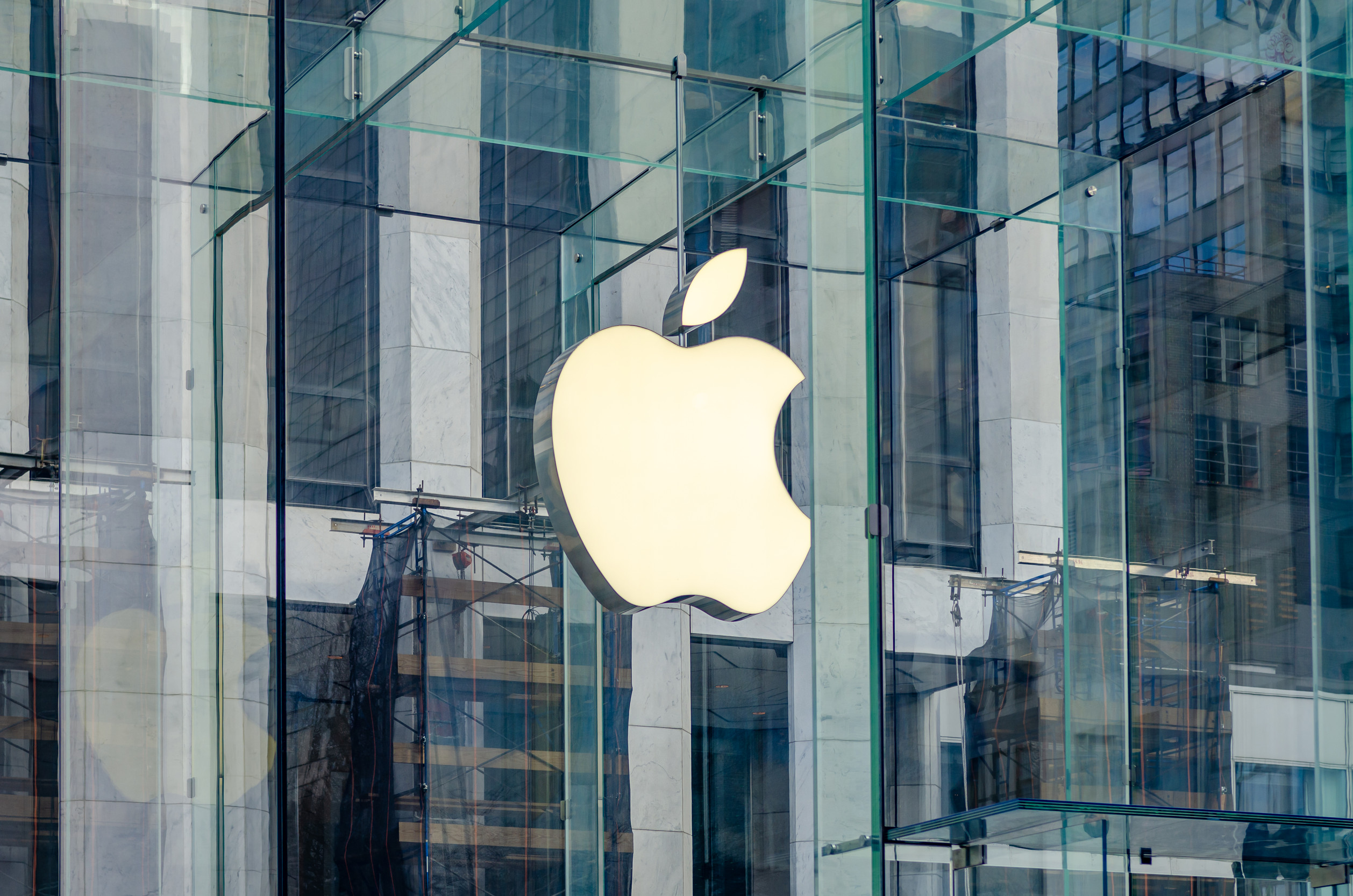 Huawei's Resurgence Hits Apple as Foreign Phone Sales Drop 47% in China