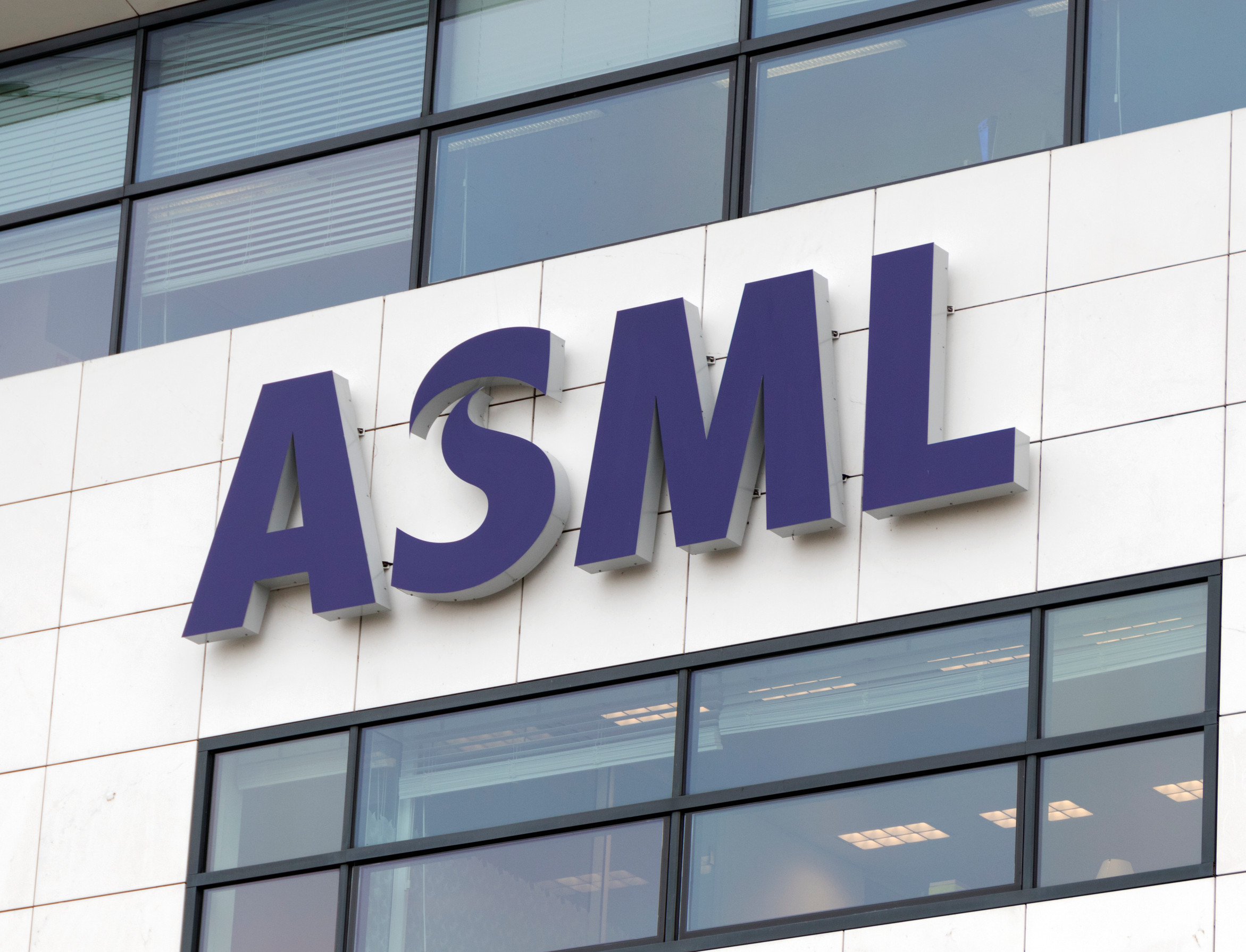 ASML's First Quarter Shortfall and the Impact on Semiconductor Stocks