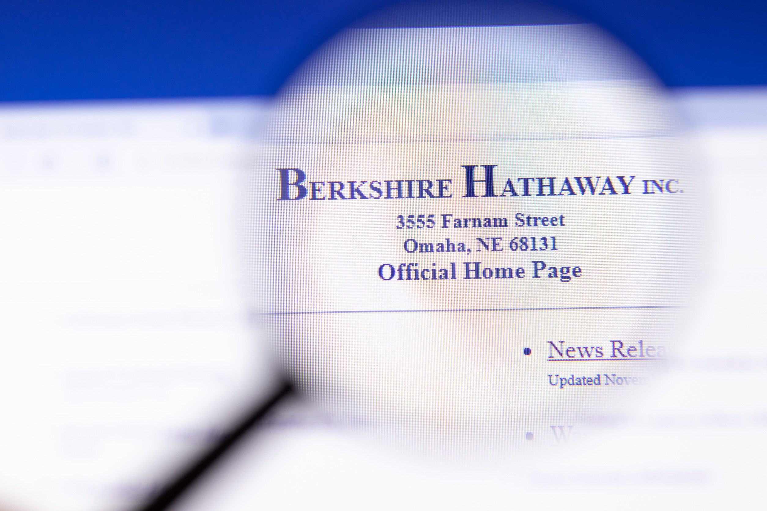 How Warren Buffett Invests When the Economy Crashes
