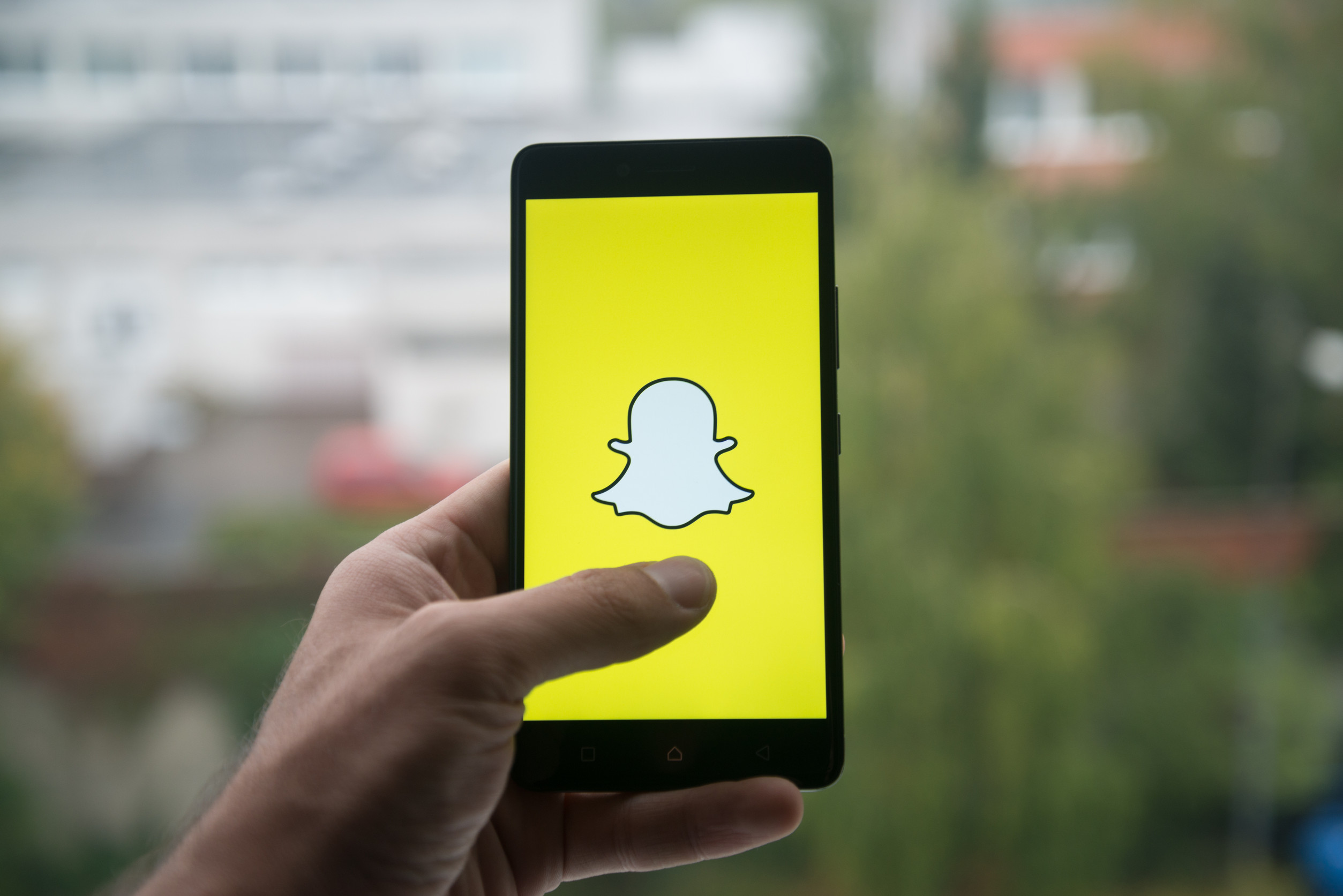 Snap, Social Media Stocks Decline Amid Ad Market Uncertainty Driven by Tariff Concerns