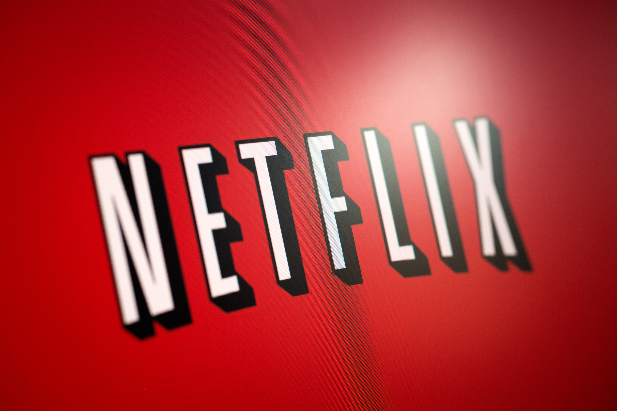Netflix Stops Dips in Premarket as Trump Ponders 100% Tariff on Films