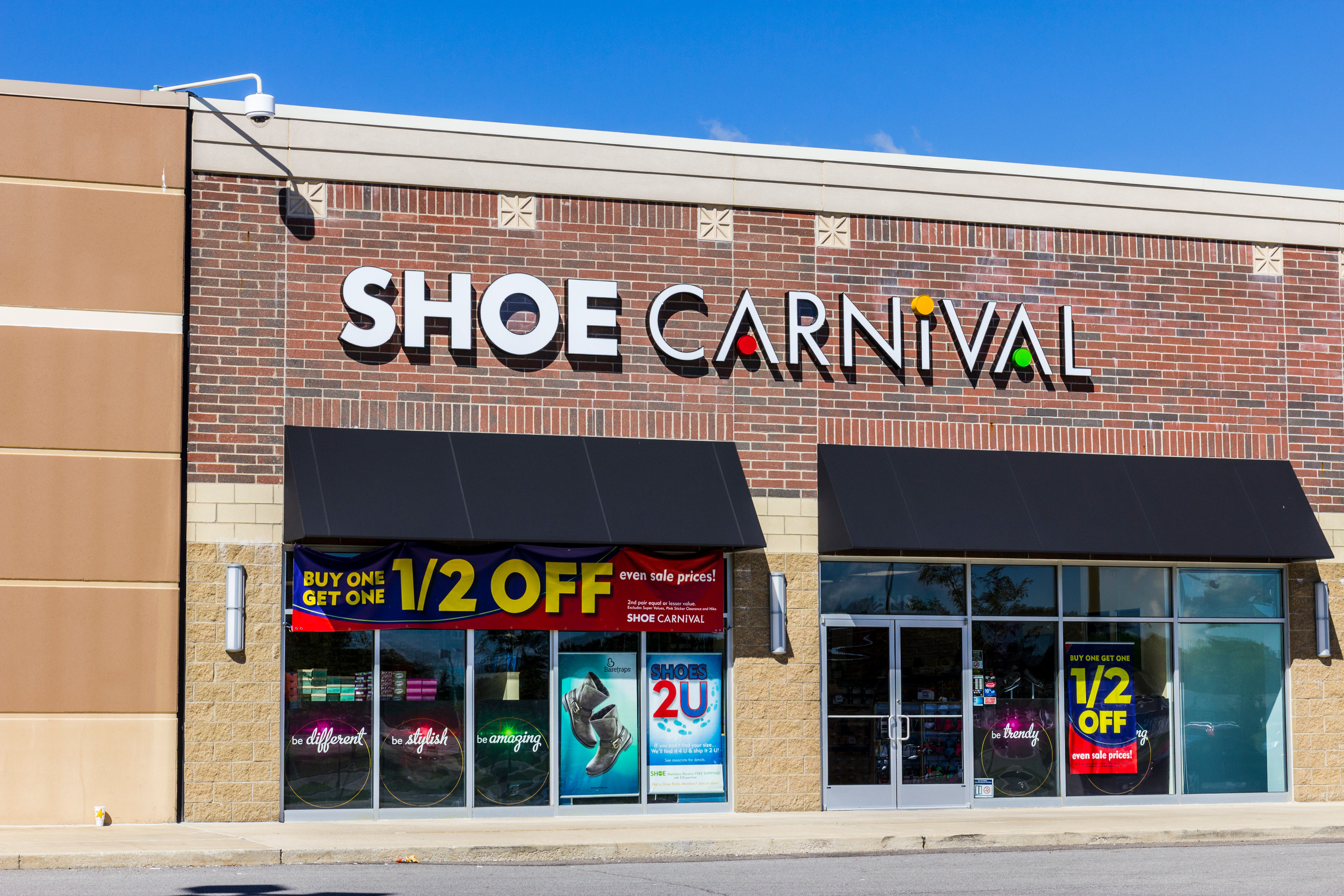 Shoe Carnival Posts Strong Q1 Results, Outperforming Expectations