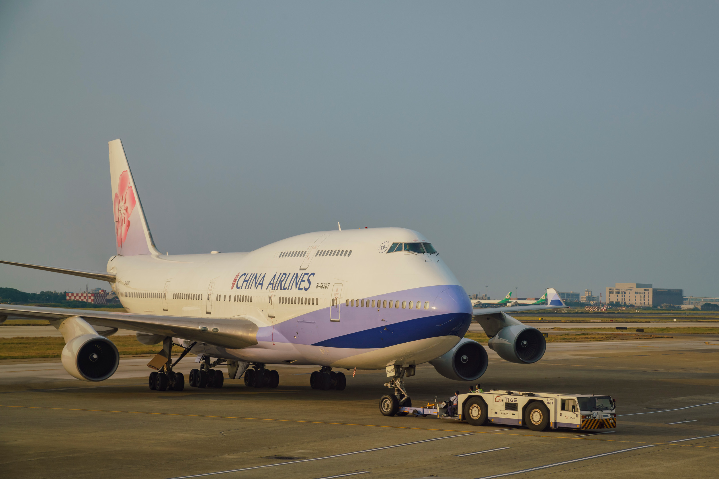 Taiwan's China Airlines Commits to Boeing After Mainland China Distances