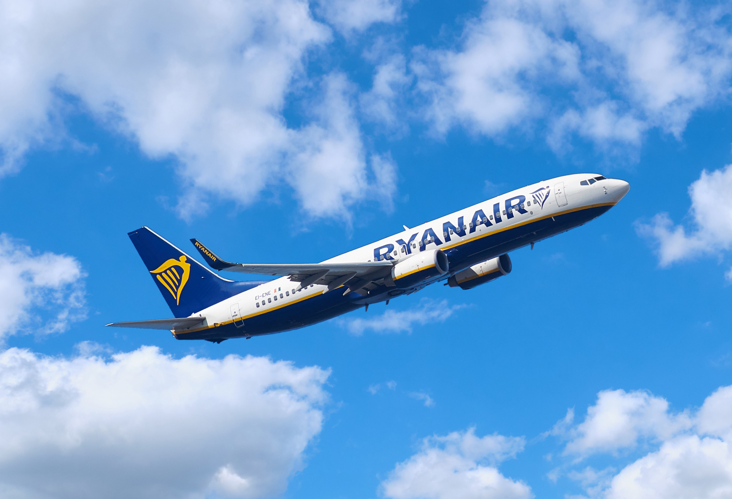 Ryanair Shares Climb in Premarket as CEO Talks About Strong Summer Bookings