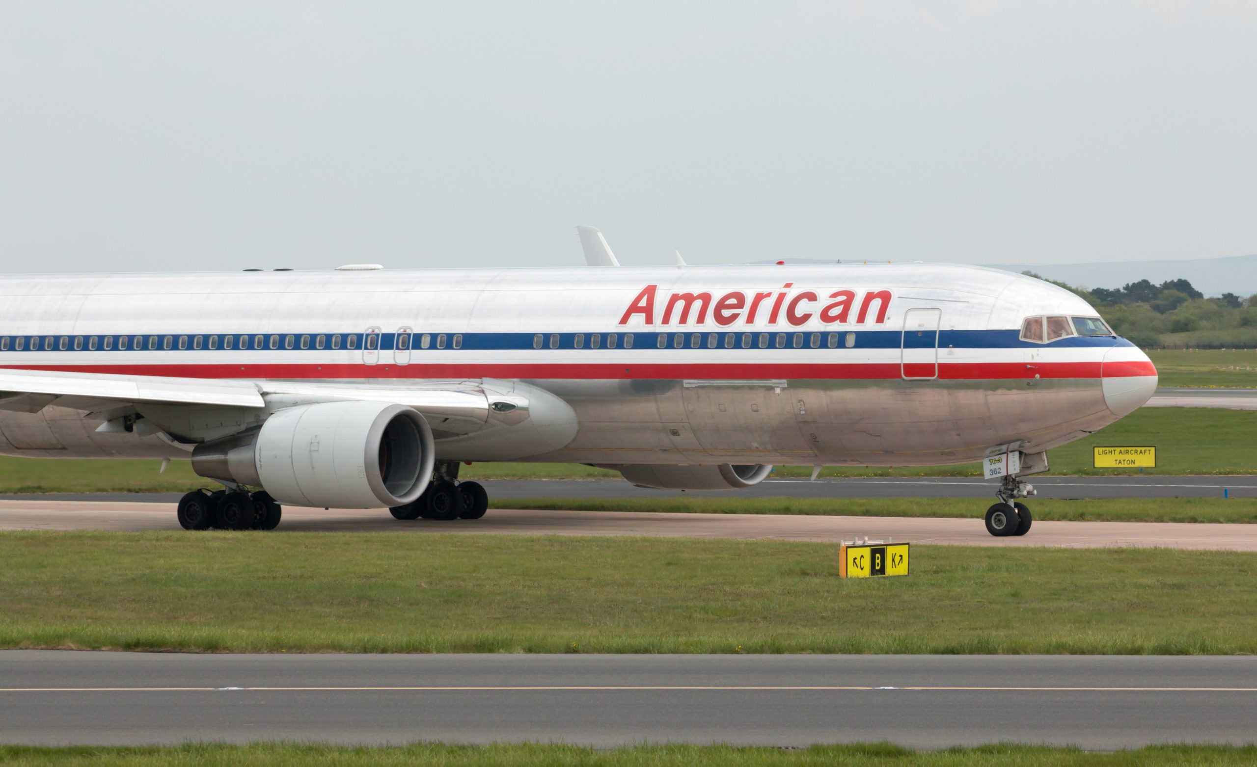 Why are American Airlines Shares Crashing in Premarket Trading Today?