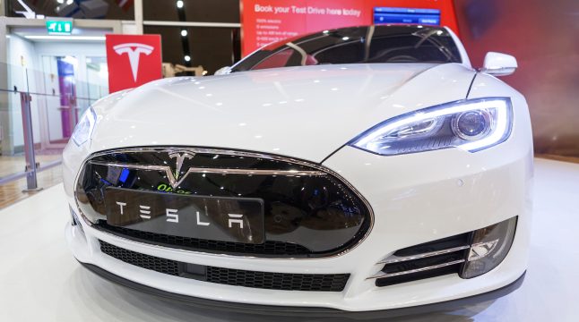 Tesla&#8217;s Valuation Tug-of-War: Politics, Robotaxis, and Carbon Credits