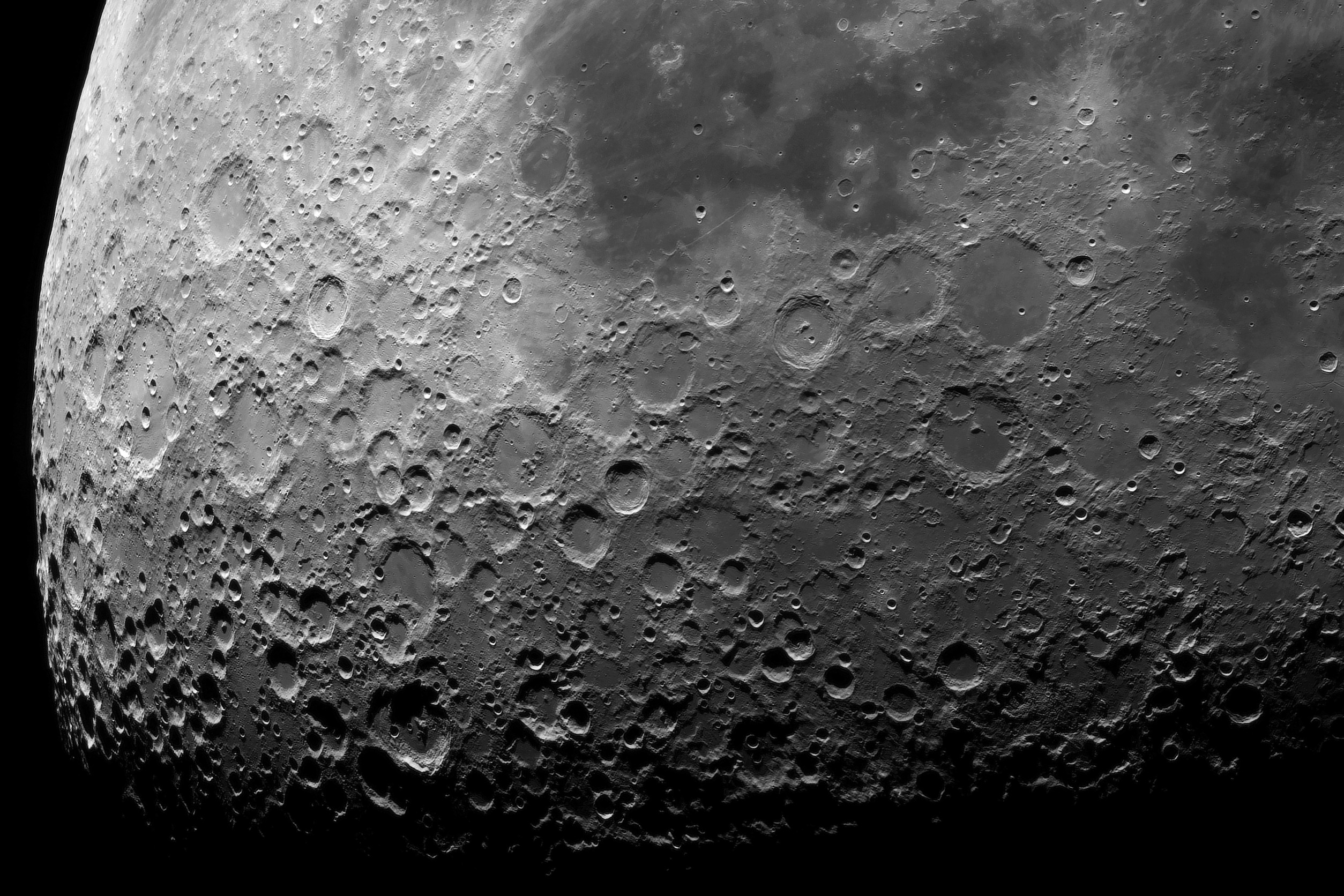 LUNR: Intuitive Machines in the Shadows of Success and Setbacks