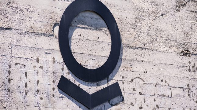 Palantir at a Crossroads: PLTR Growth Narrative vs. Bubble Risk