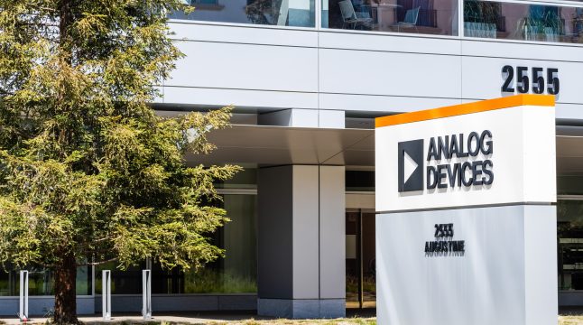 Analog Devices Surpasses Q4 Estimates and Projects Solid Growth for 2026