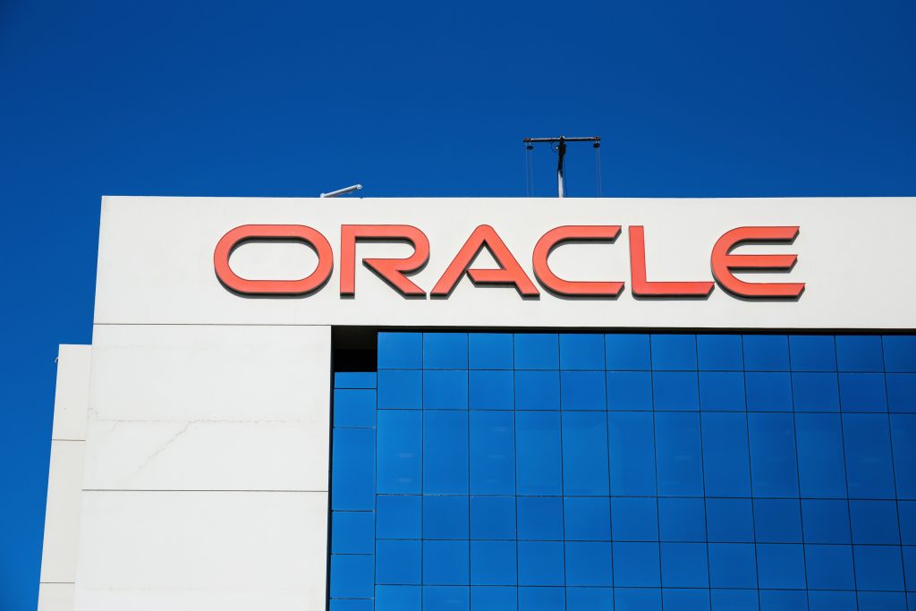 Oracle Stock Slips as 10B AI Data Center Project Faces Setback