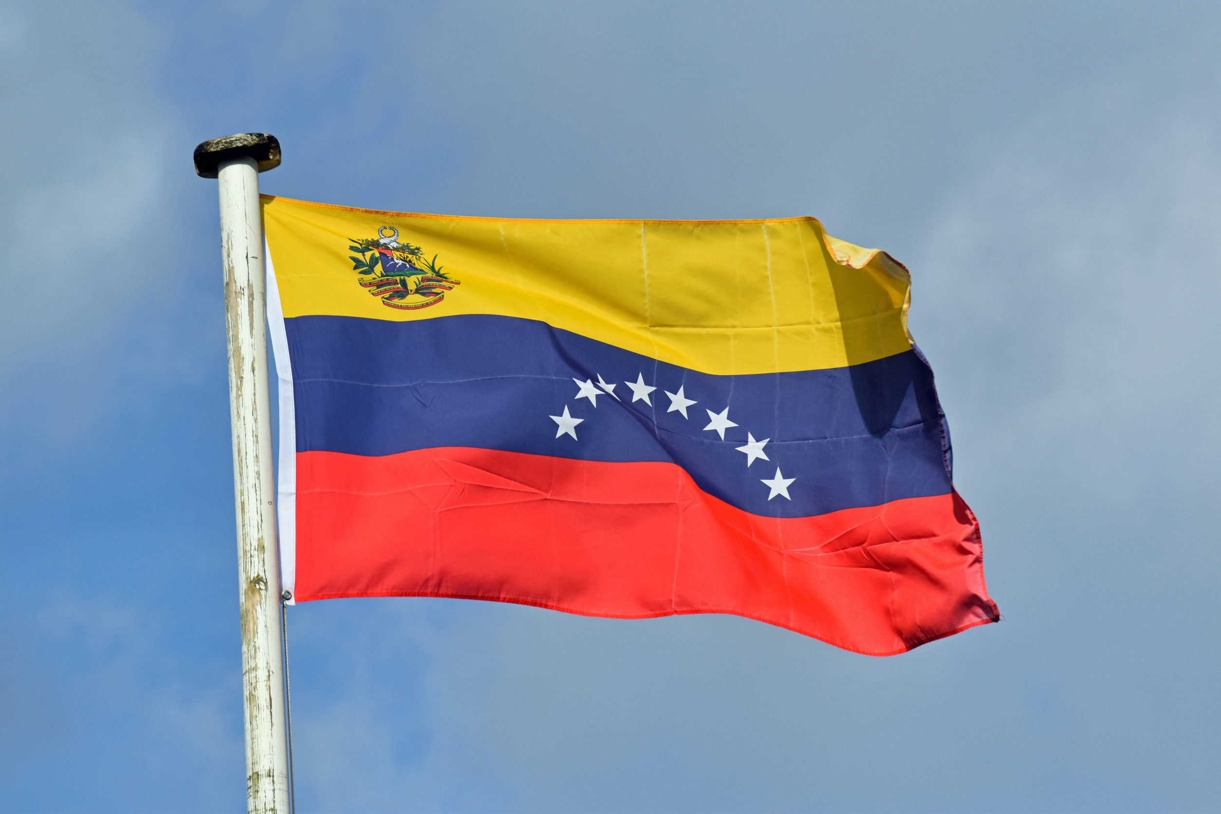 Post-Maduro Venezuela: What U.S. Intervention Means for Energy Supply and Safe-Haven Assets