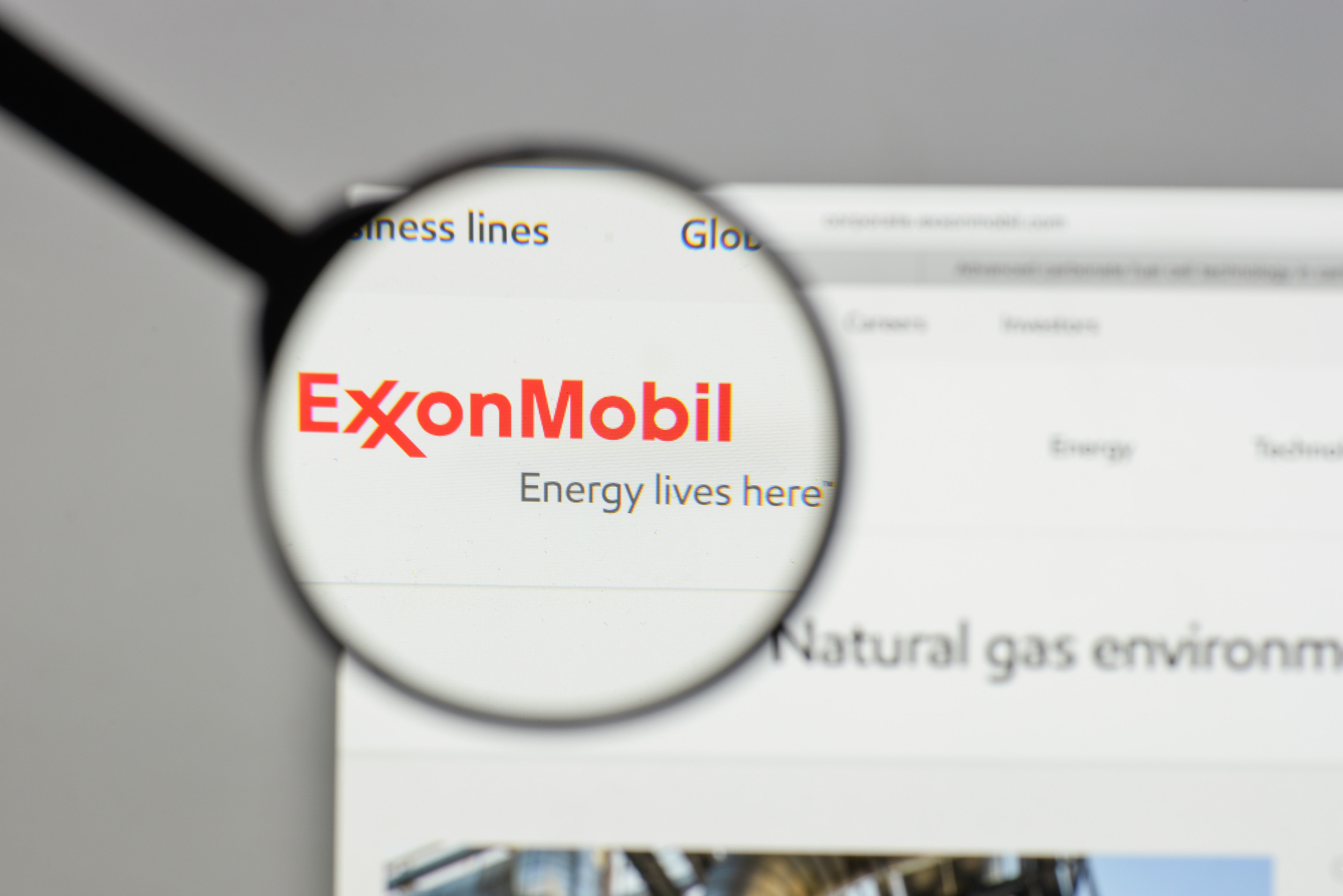 ExxonMobil (XOM) Surpasses EPS and Revenue Expectations in Q4 2025