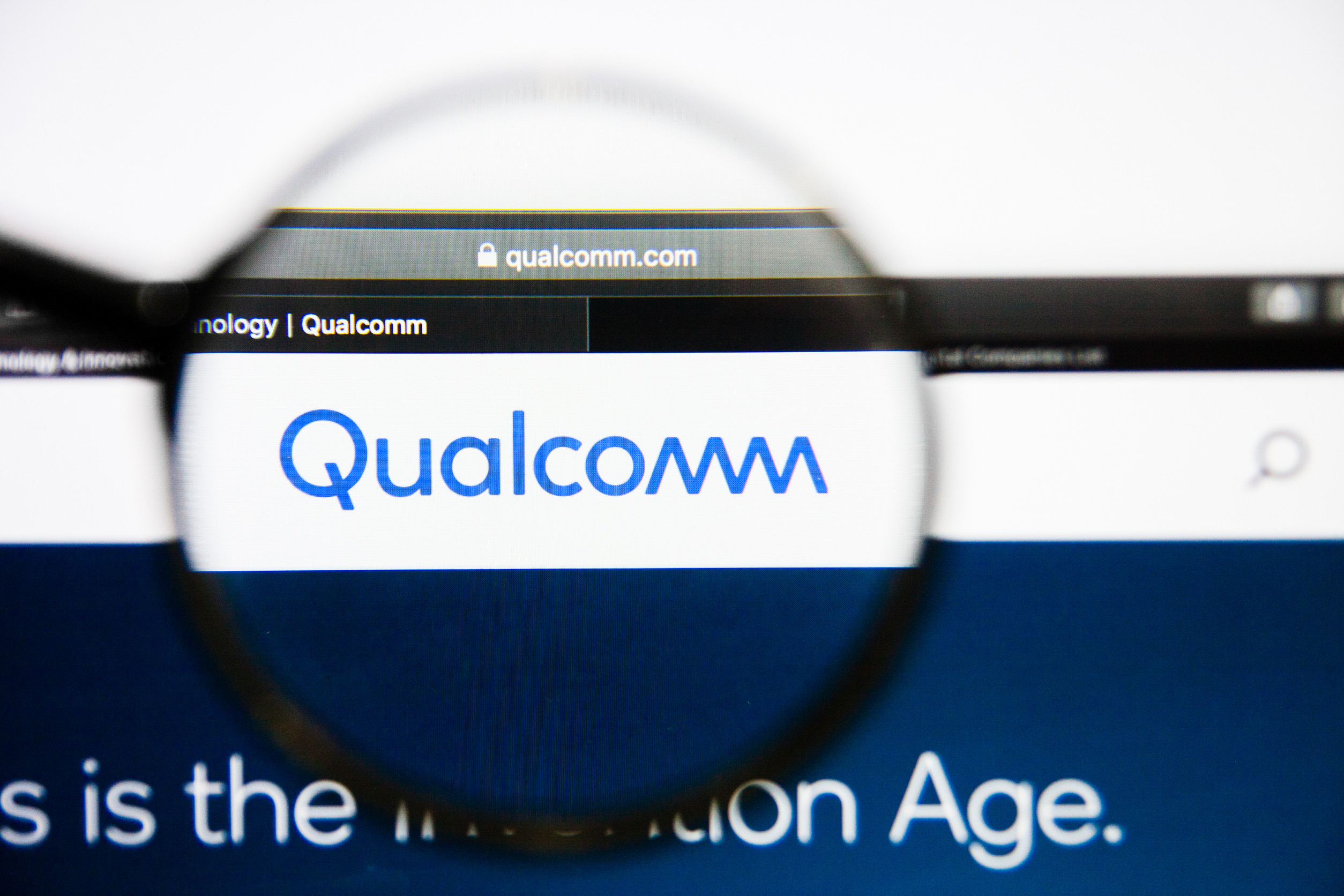 Qualcomm Stock Drops 11% Premarket on Weak Revenue Outlook and Slowing Chip Demand