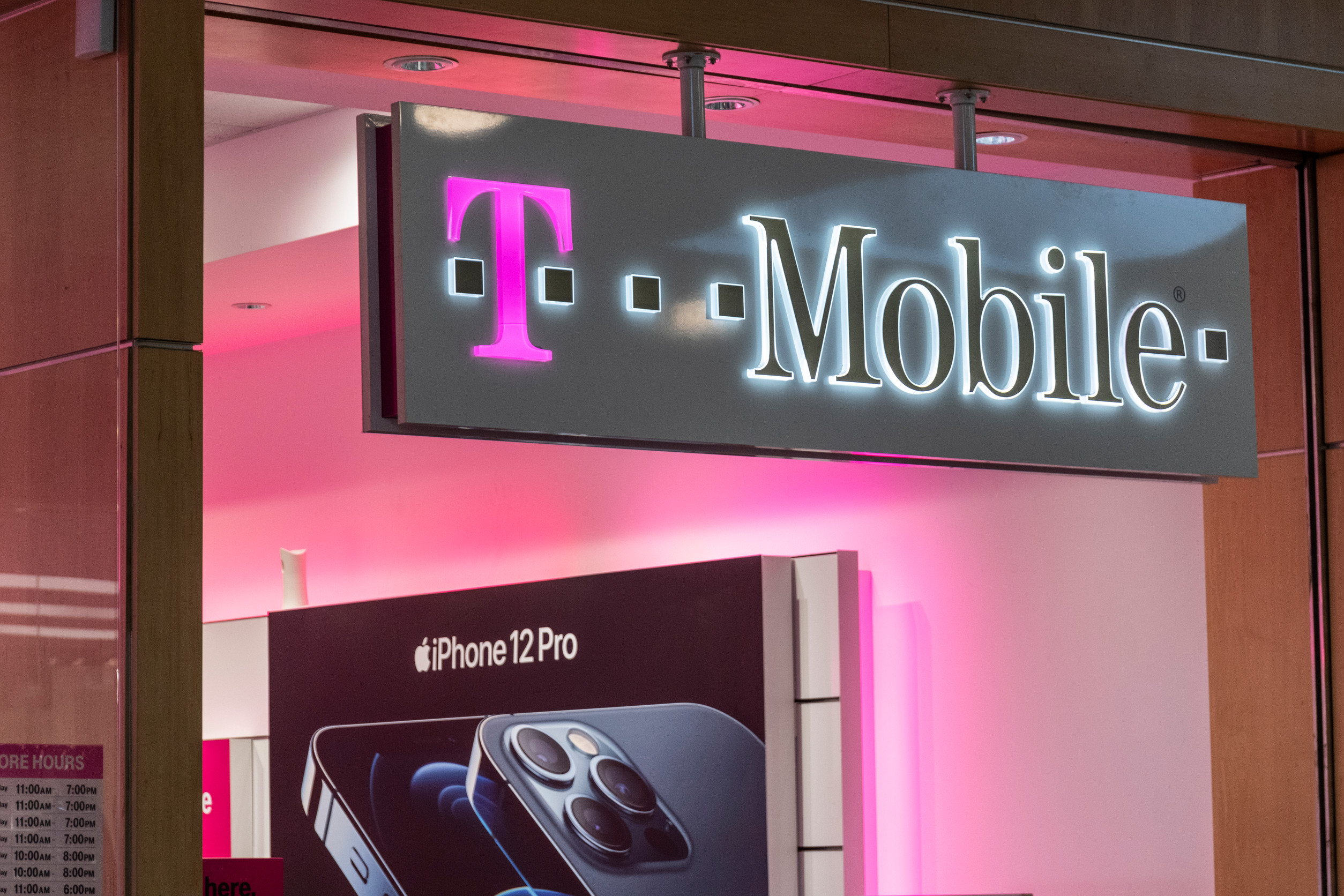 Earnings Roundup: T-Mobile and Humana Beat, Kraft Heinz Sales Decline
