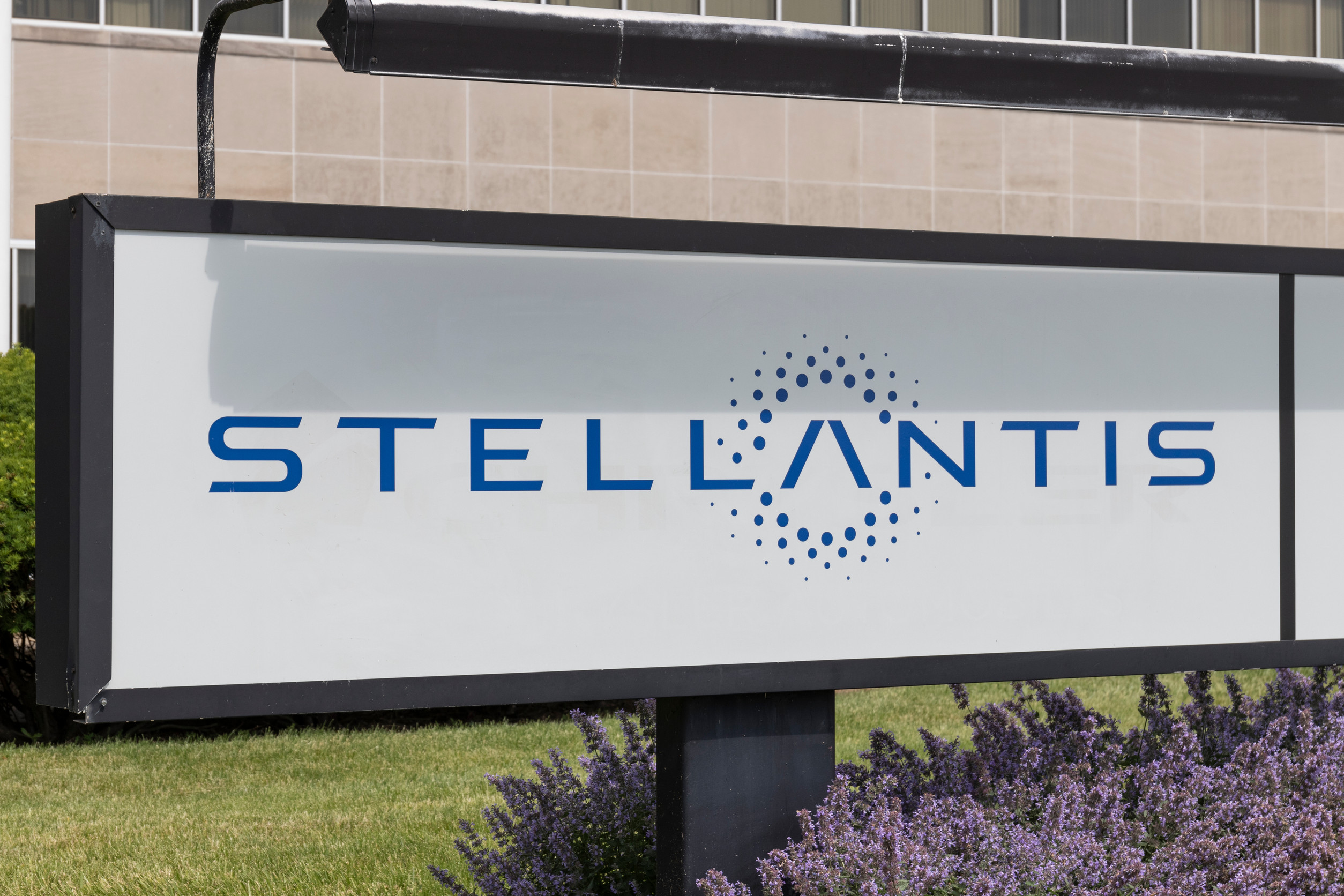 Stellantis (STLA) Stock Slumps Over 20% After €22B Charges and EV Pullback