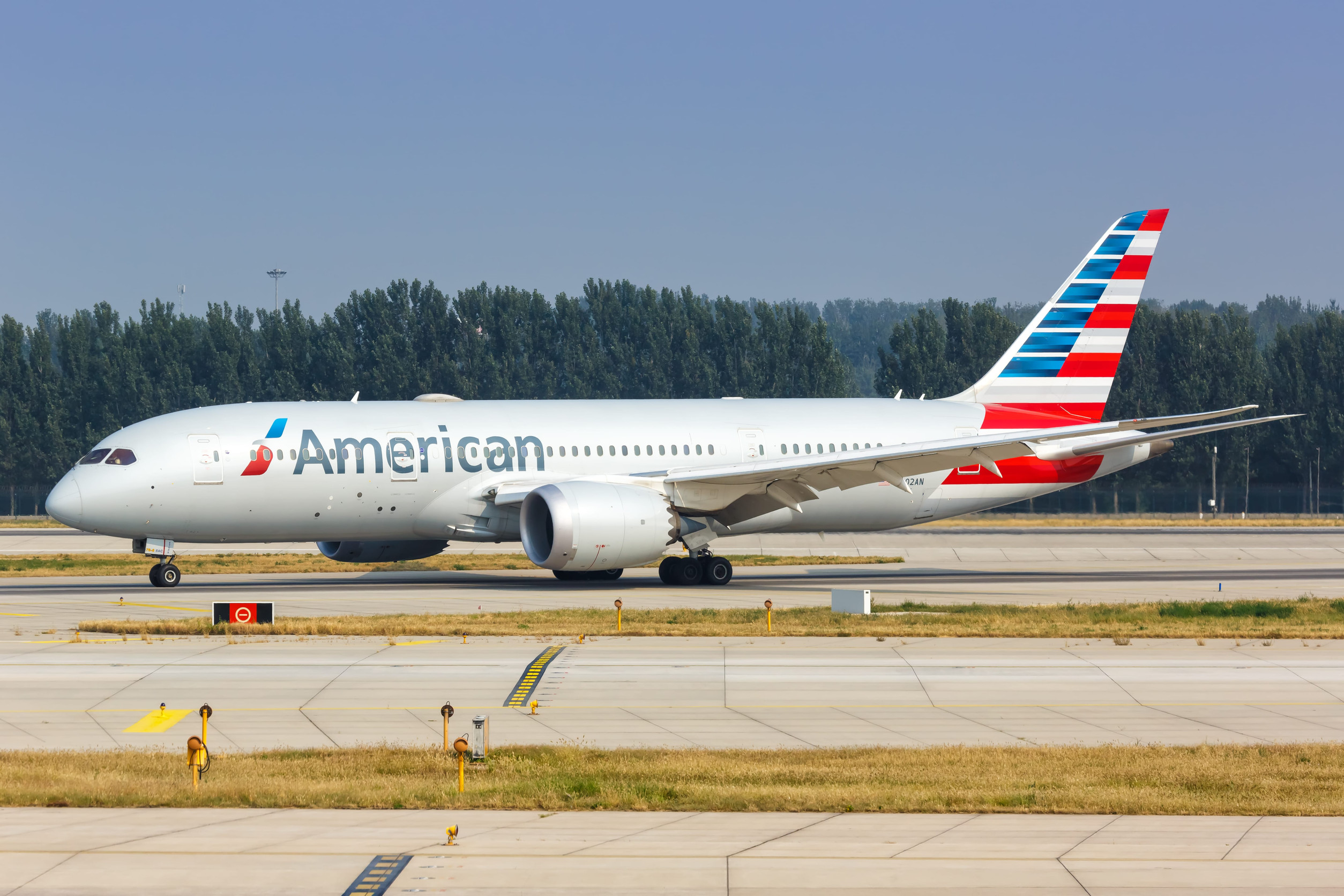 American Airlines Stock Drops as Brent Crude Tops $100 Amid U.S.–Iran Conflict