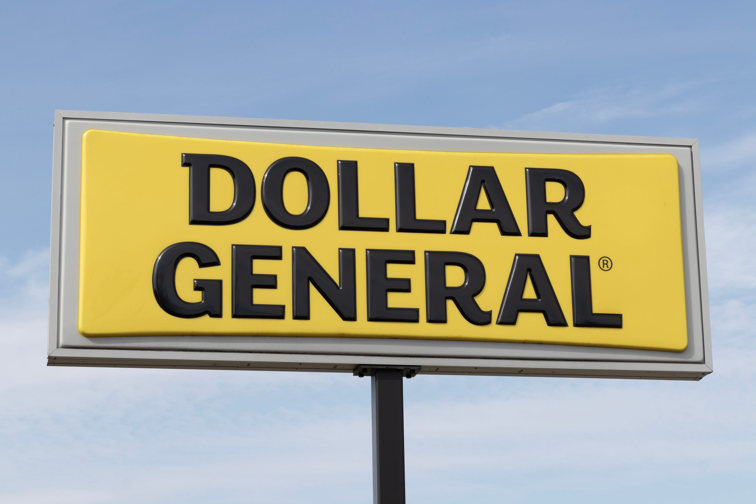 Understanding Recent Earnings Reports: DG, FUTU, and DKS