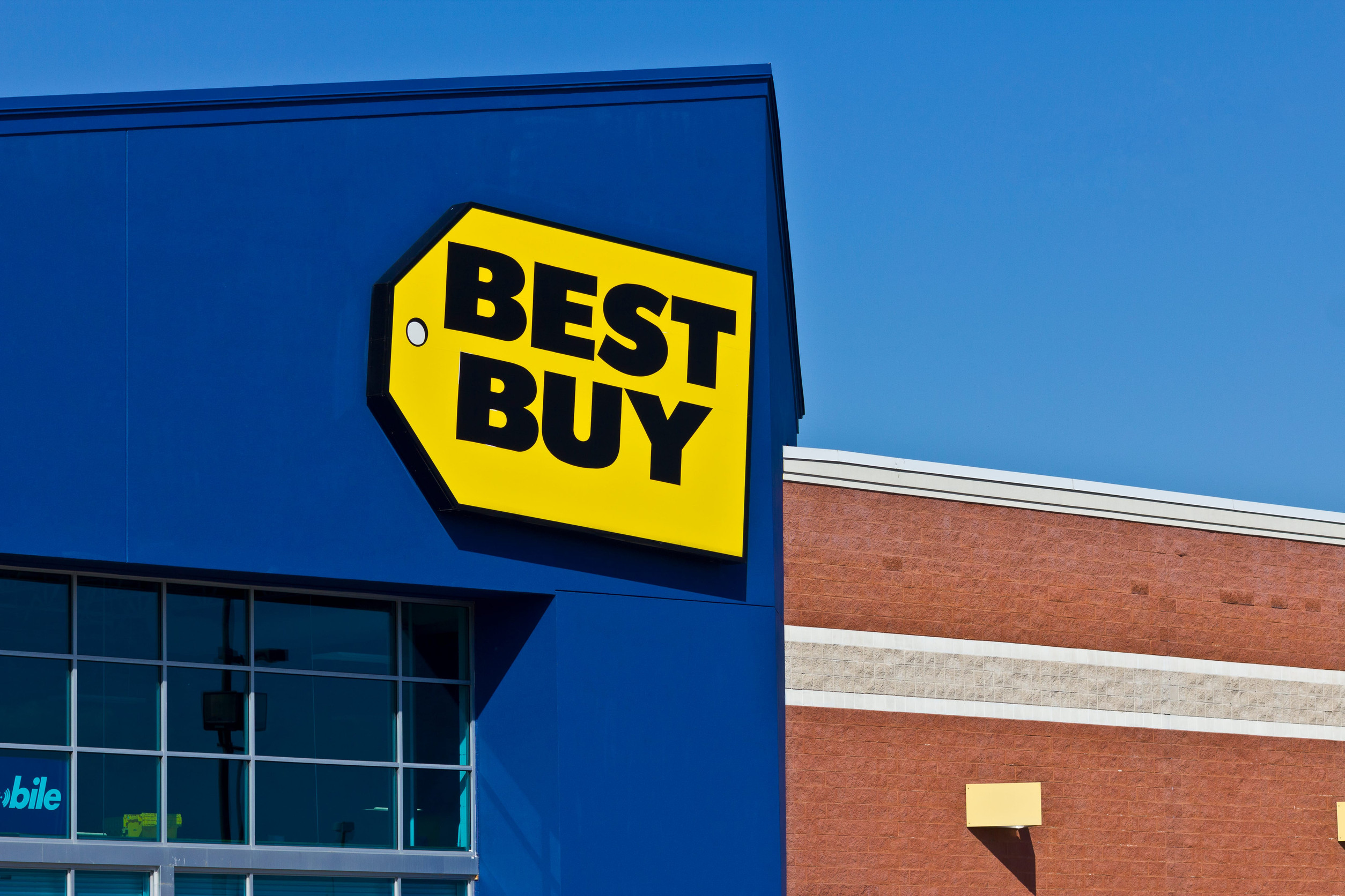 Best Buy (BBY) Surpasses EPS Expectations Amid Slight Revenue Miss