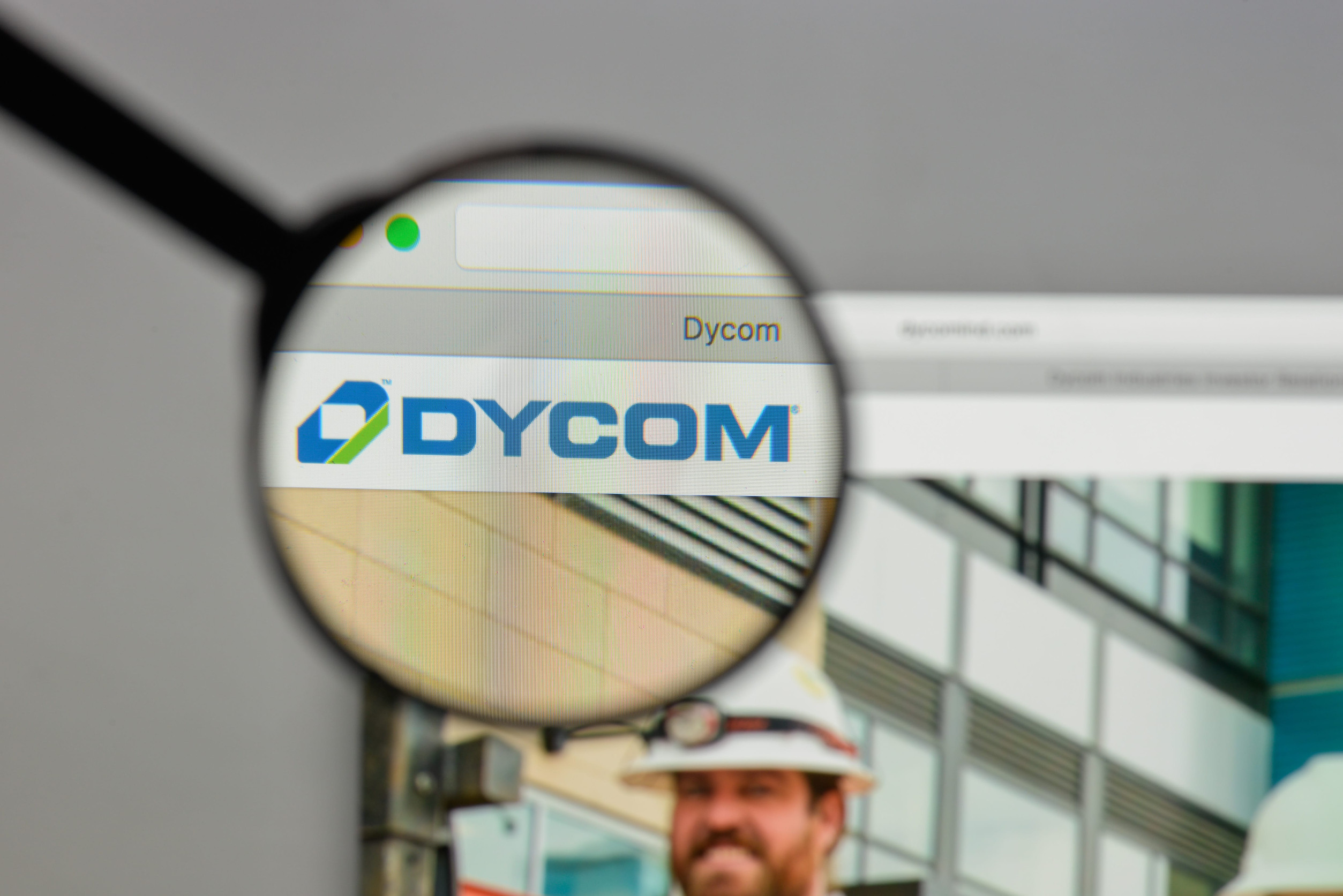 Analyzing Recent Earnings Reports: Dycom Industries, Bath & Body Works, and Abercrombie & Fitch